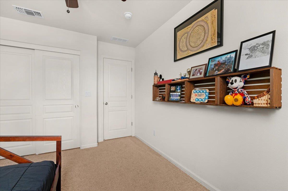 Fresno, California, 93722, United States, 5 Bedrooms Bedrooms, ,3 BathroomsBathrooms,Residential,For Sale,1982186