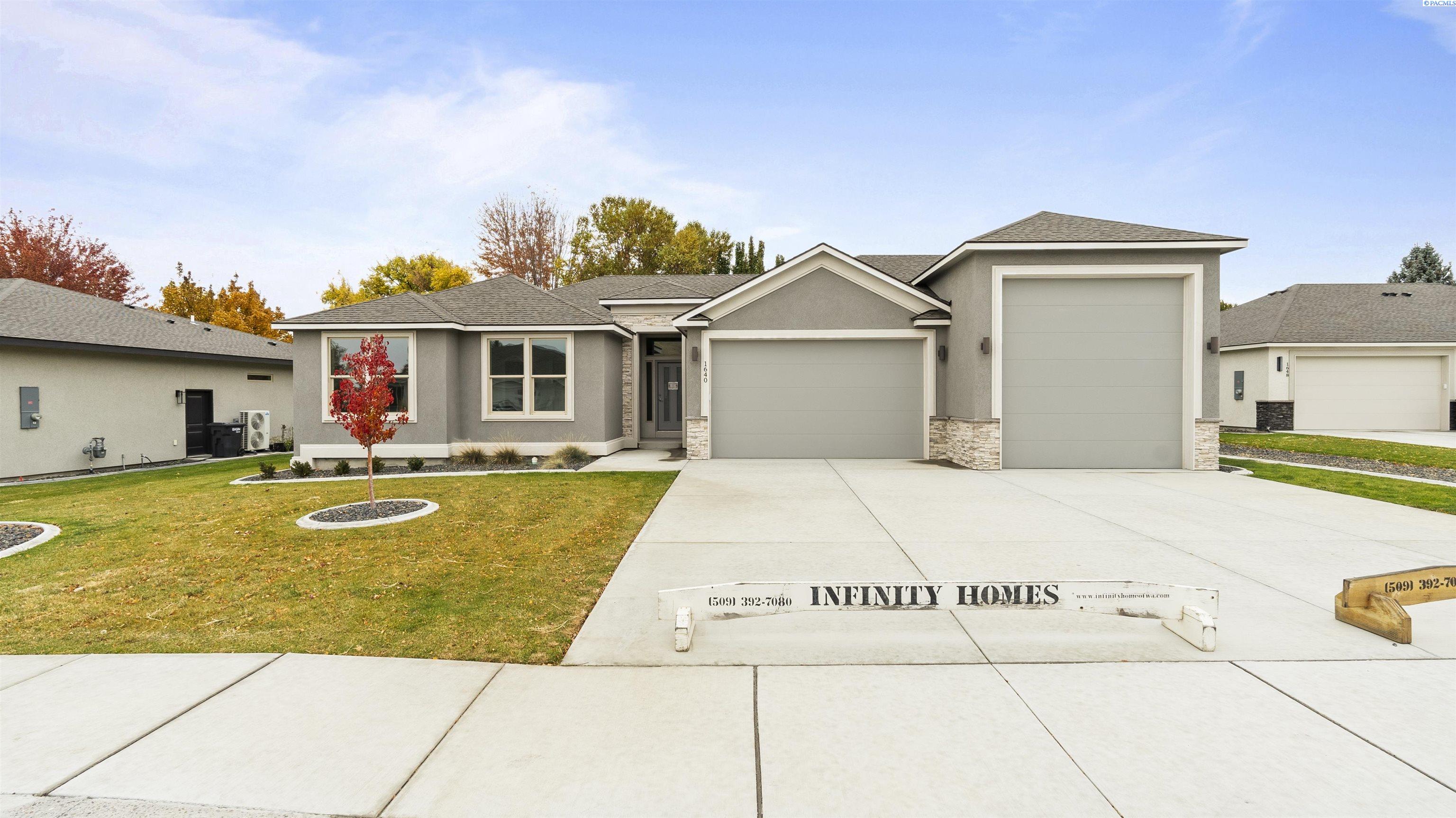 Richland, Washington, 99352, United States, 3 Bedrooms Bedrooms, ,2 BathroomsBathrooms,Residential,For Sale,1991742