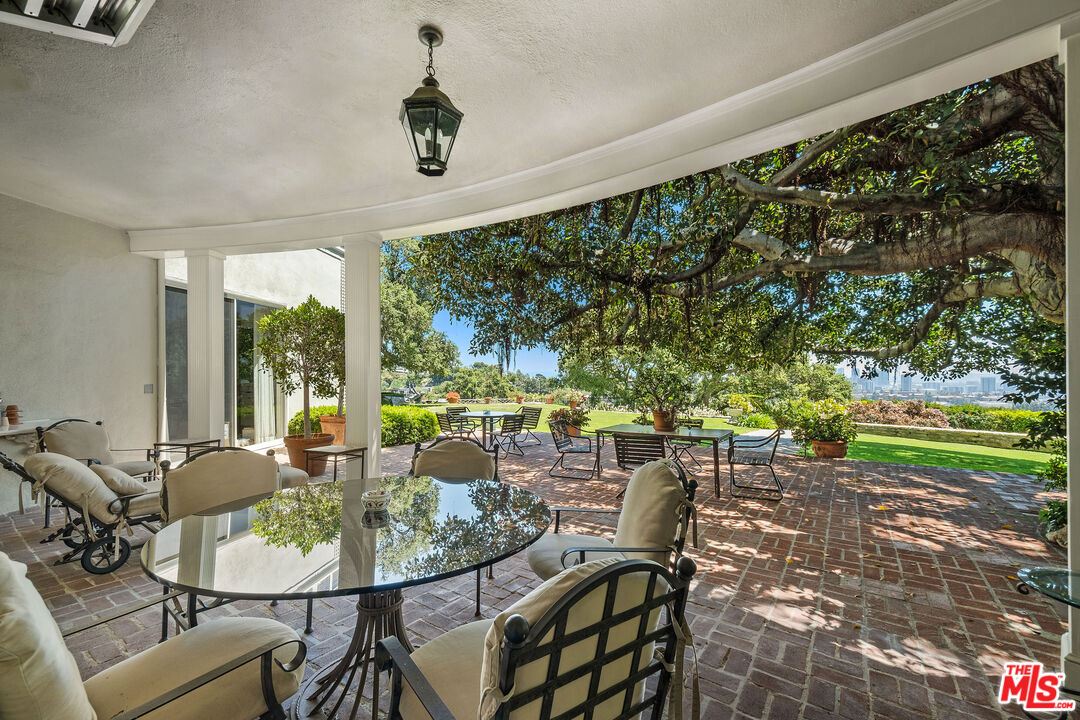 Los Angeles, California, 90077, United States, 7 Bedrooms Bedrooms, ,6 BathroomsBathrooms,Residential,For Sale,1819954