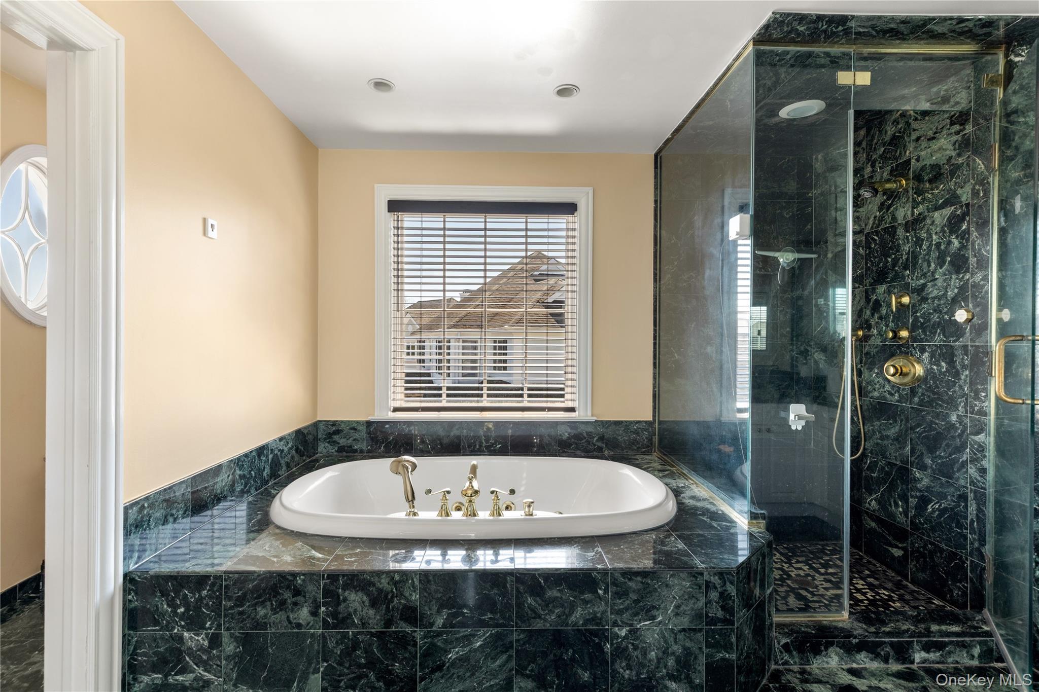  14 Meadow Lane, Manhasset, NY 11030 - 物件實景