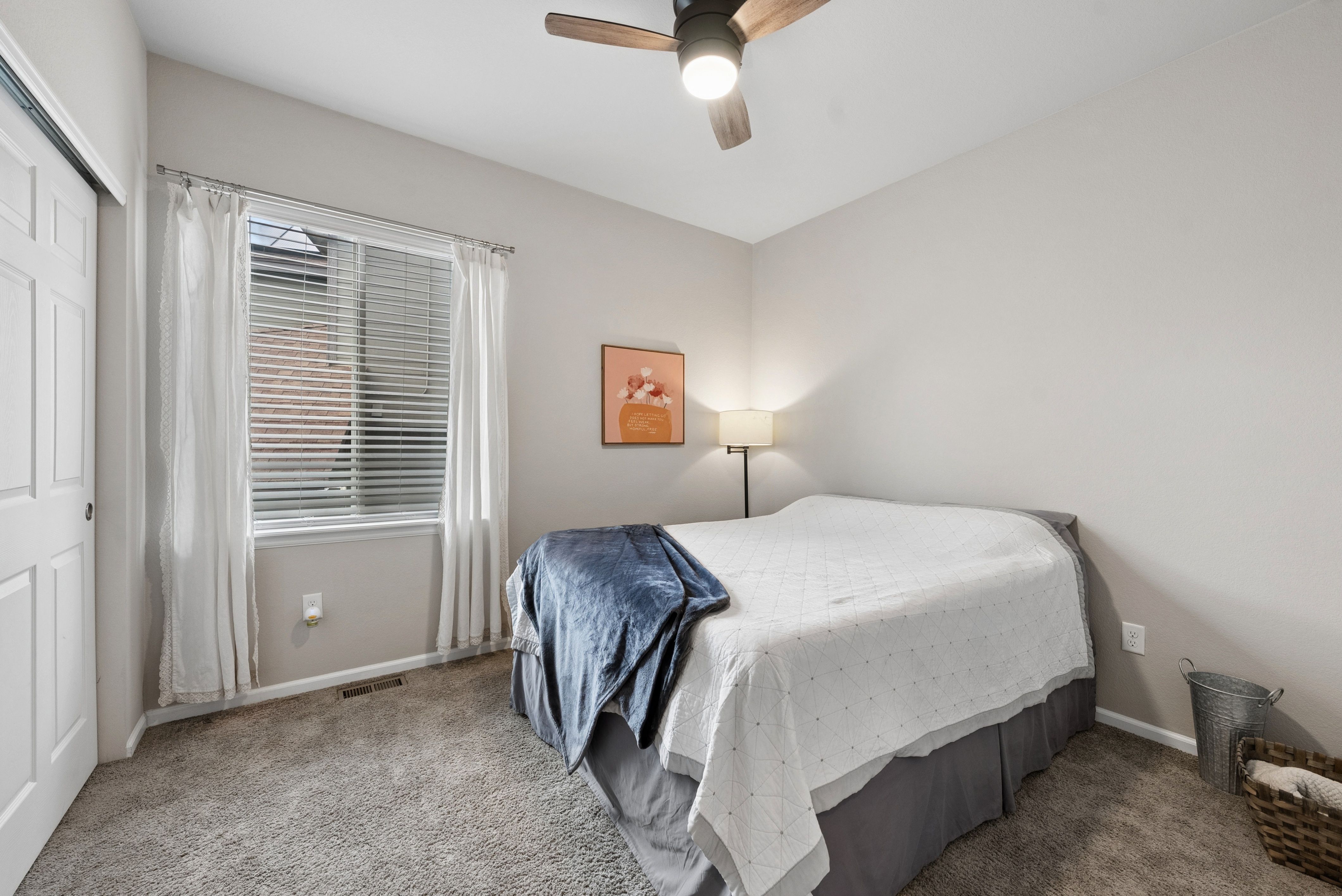  Main Level Living Paired With An Exceptional Location - 物件實景
