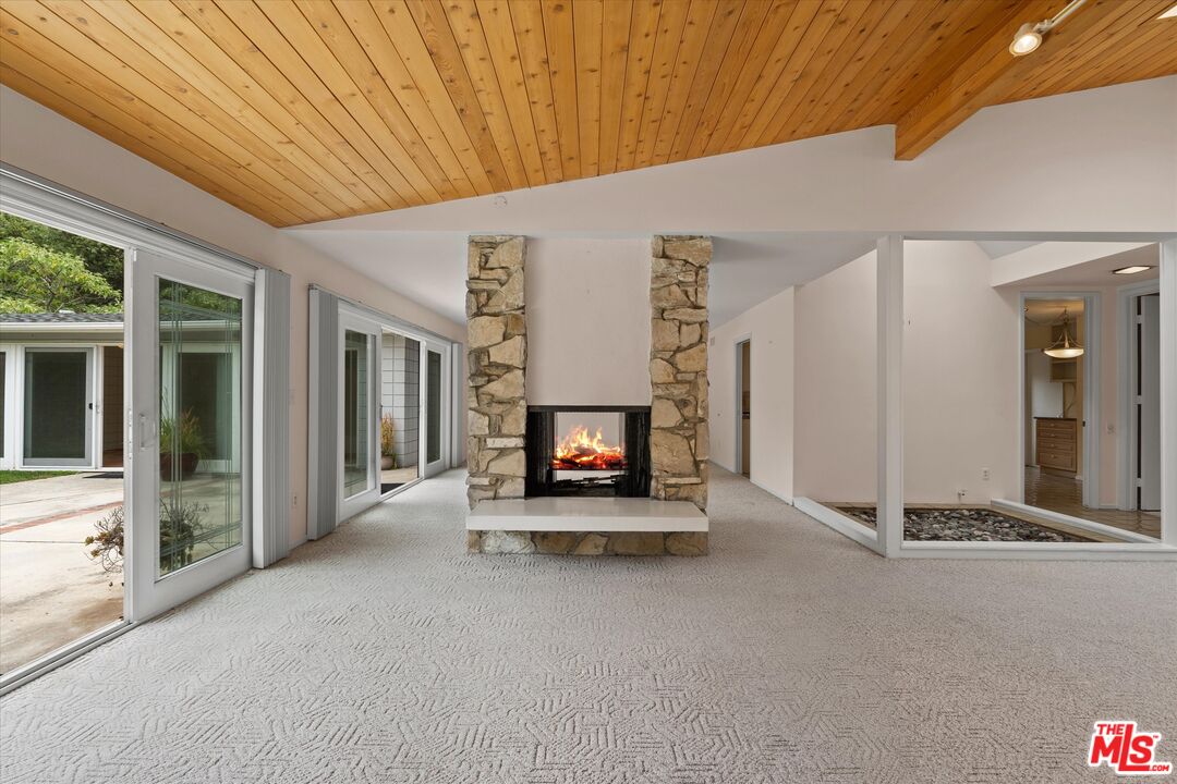 Malibu, California, 90265, United States, 4 Bedrooms Bedrooms, ,3 BathroomsBathrooms,Residential,For Sale,1859760