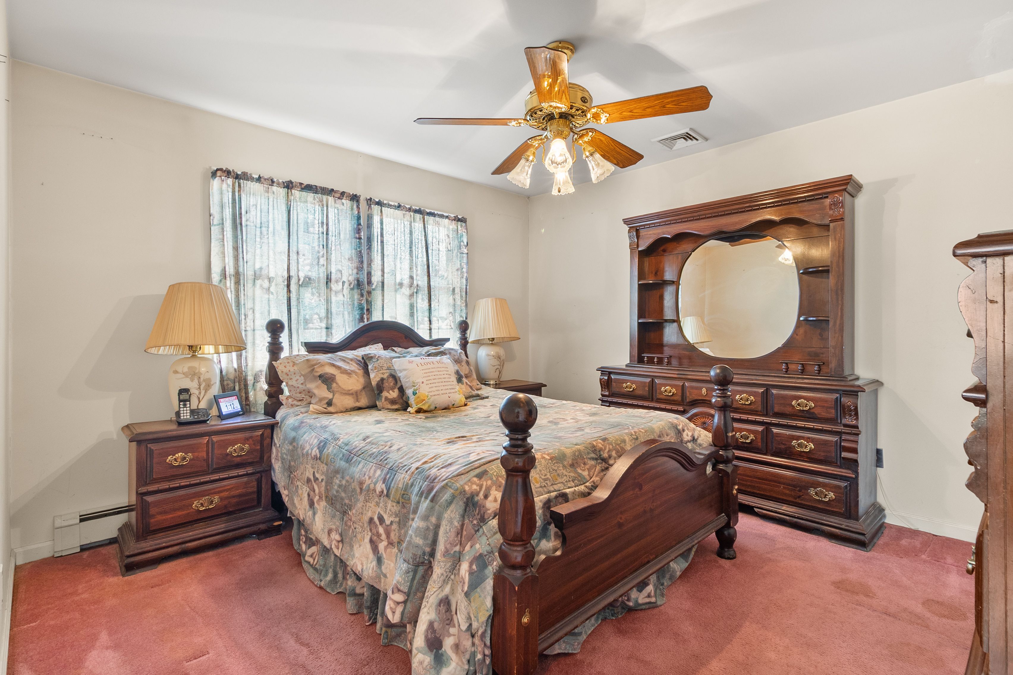  63 E Madison Street, East Islip, NY, 11730 - 物件實景