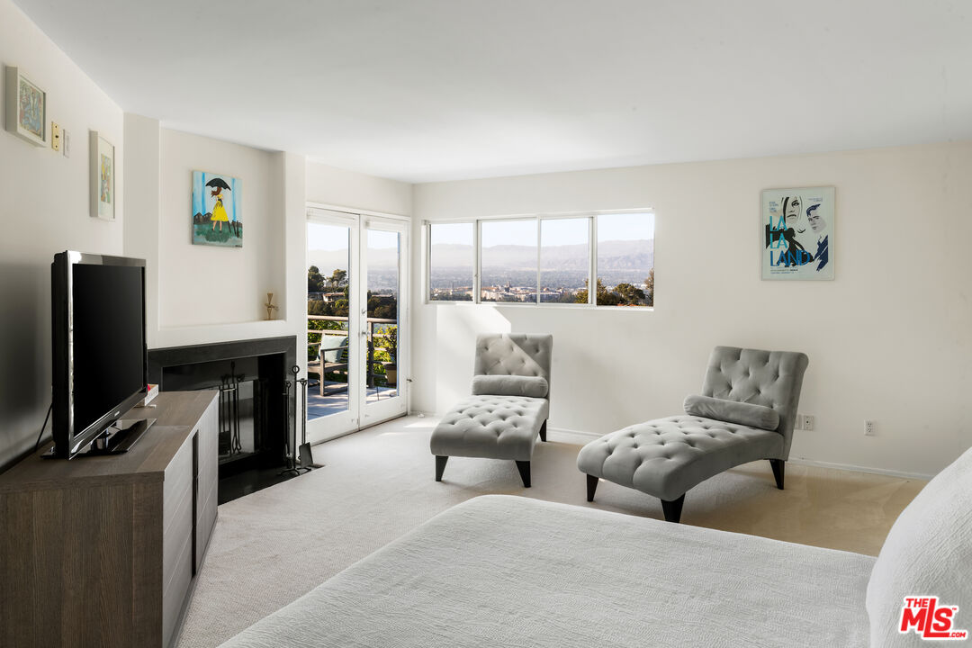 Los Angeles, California, 90068, United States, 3 Bedrooms Bedrooms, ,3 BathroomsBathrooms,Residential,For Sale,1913161