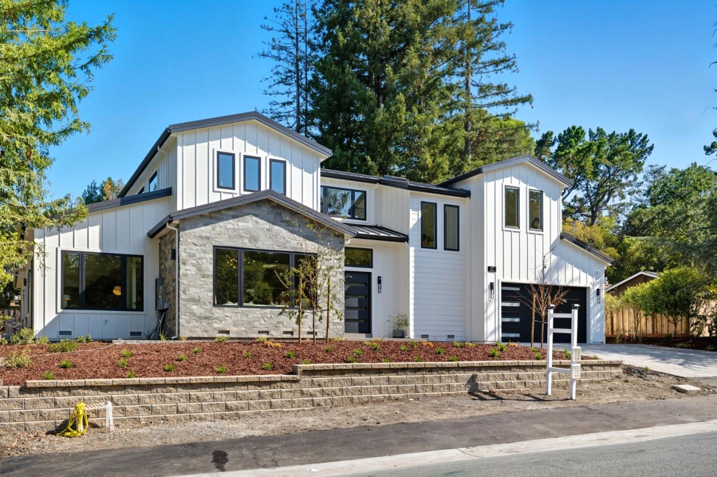 Menlo Park, California, 94025, United States, 6 Bedrooms Bedrooms, ,7 BathroomsBathrooms,Residential,For Sale,1947482