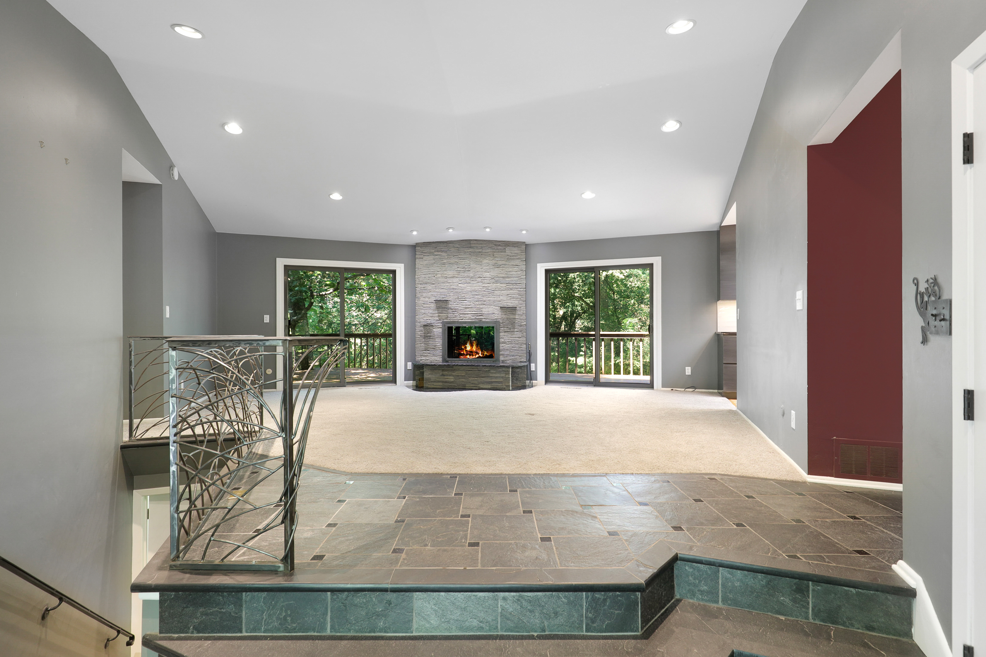  Secluded Wooded Retreat with Beautifully Updated Interiors - 物件實景