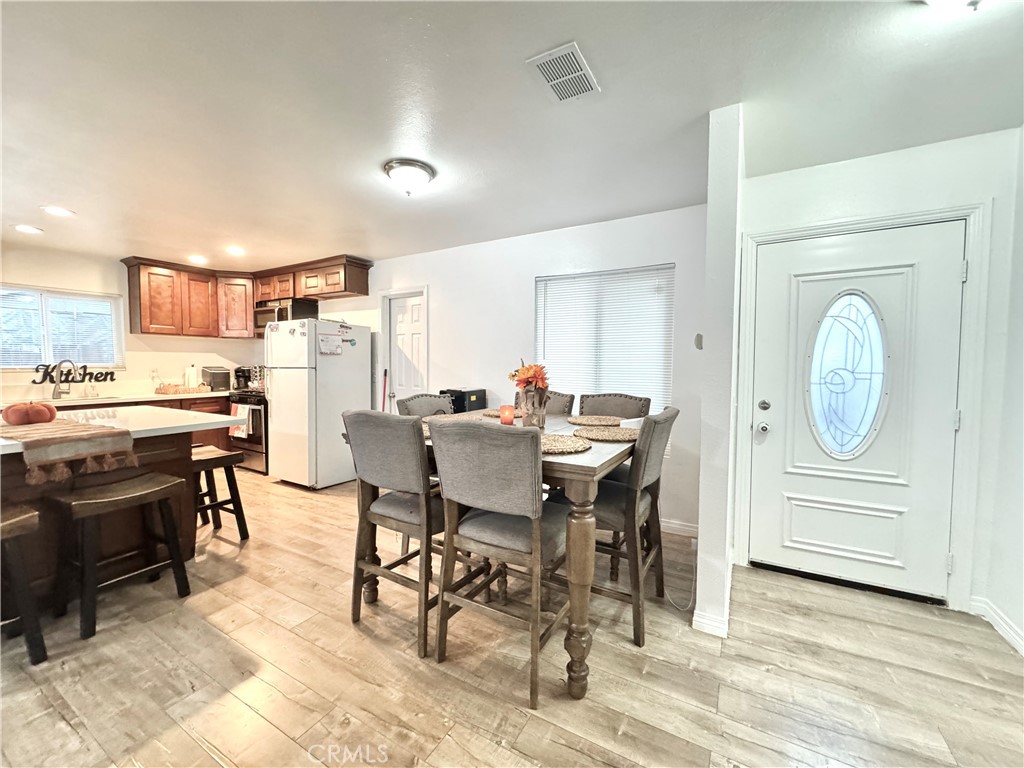 Colton, California, 92324, United States, 4 Bedrooms Bedrooms, ,2 BathroomsBathrooms,Residential,For Sale,1984025