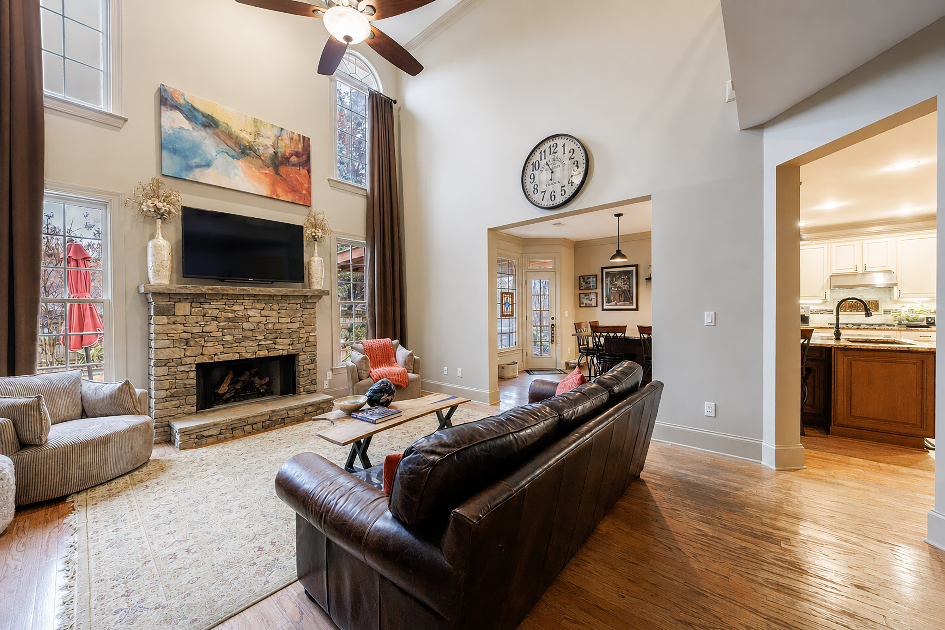  Beautifully Updated and Well Maintained Home in Sought-after Highcroft Community - 物件實景