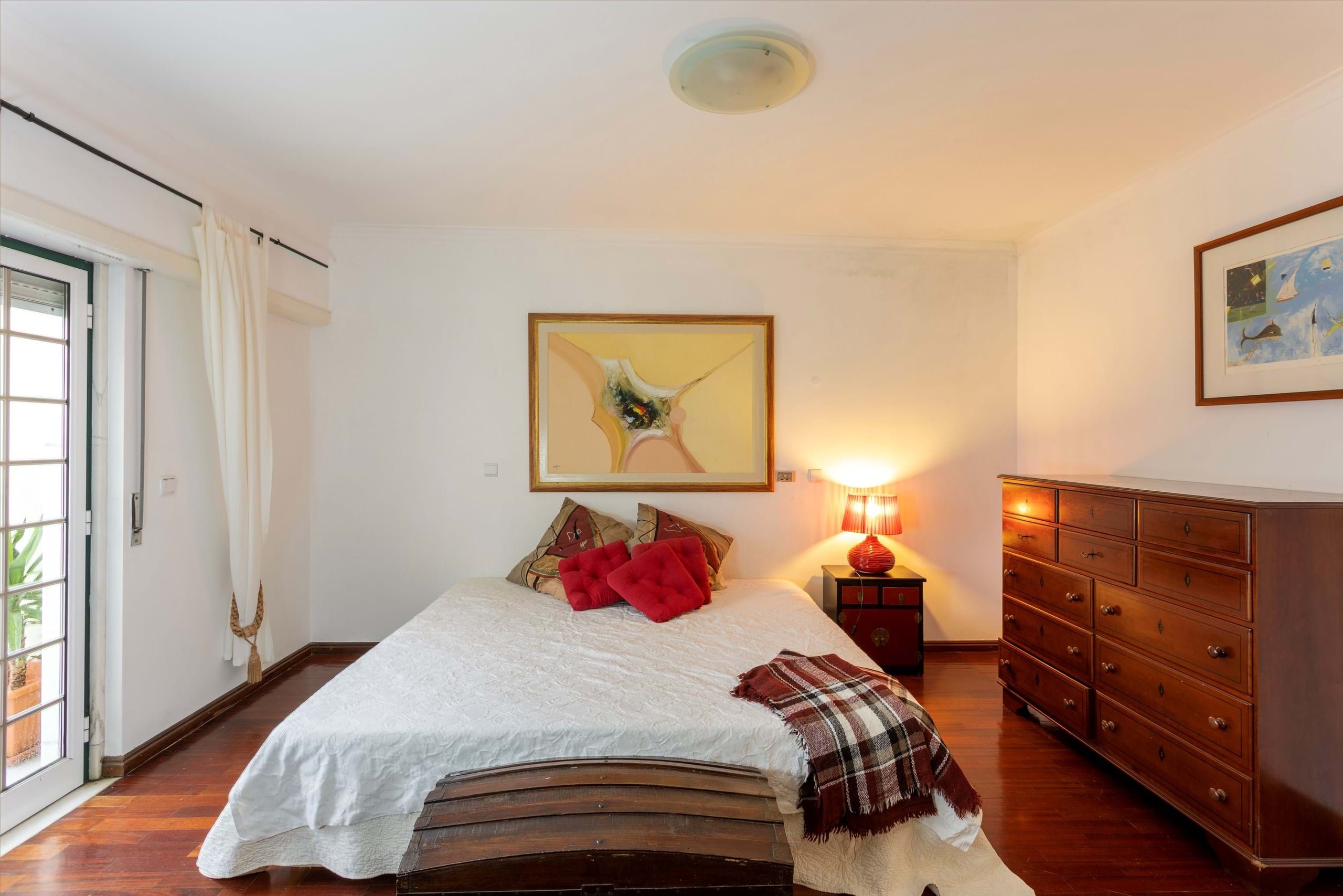 Lisboa, Lisbon, 1070-071, PT, 4 Bedrooms Bedrooms, ,3 BathroomsBathrooms,Residential,For Sale,1735800