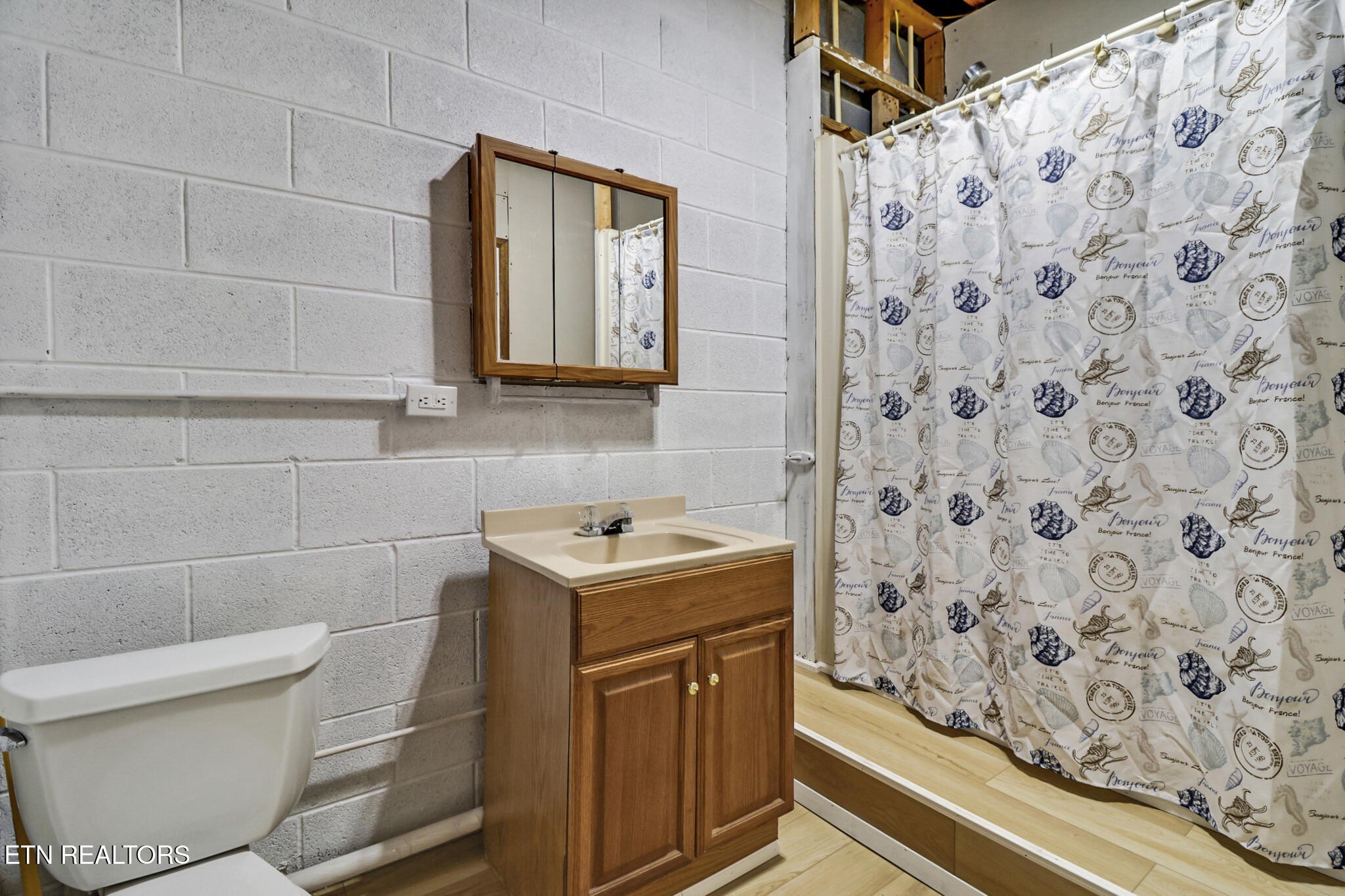 Crossville, Tennessee, 38571, United States, 3 Bedrooms Bedrooms, ,4 BathroomsBathrooms,Residential,For Sale,1979710