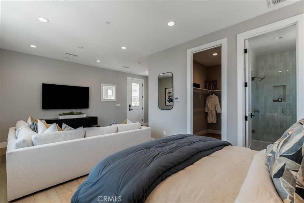 San Luis Obispo, California, 93401, United States, 5 Bedrooms Bedrooms, ,6 BathroomsBathrooms,Residential,For Sale,2001522