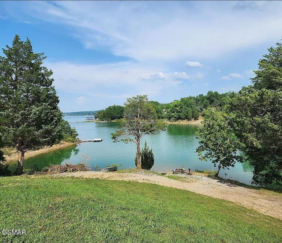 Dandridge, Tennessee, 37725, United States, 3 Bedrooms Bedrooms, ,2 BathroomsBathrooms,Residential,For Sale,1982636