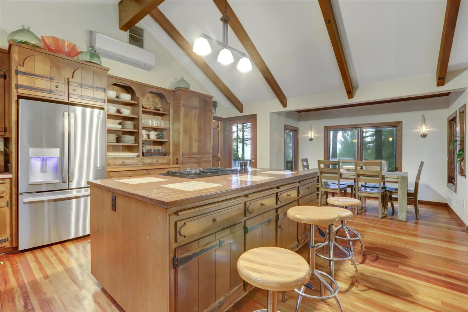 Nevada City, California, 95959, United States, 6 Bedrooms Bedrooms, ,5 BathroomsBathrooms,Residential,For Sale,1997761