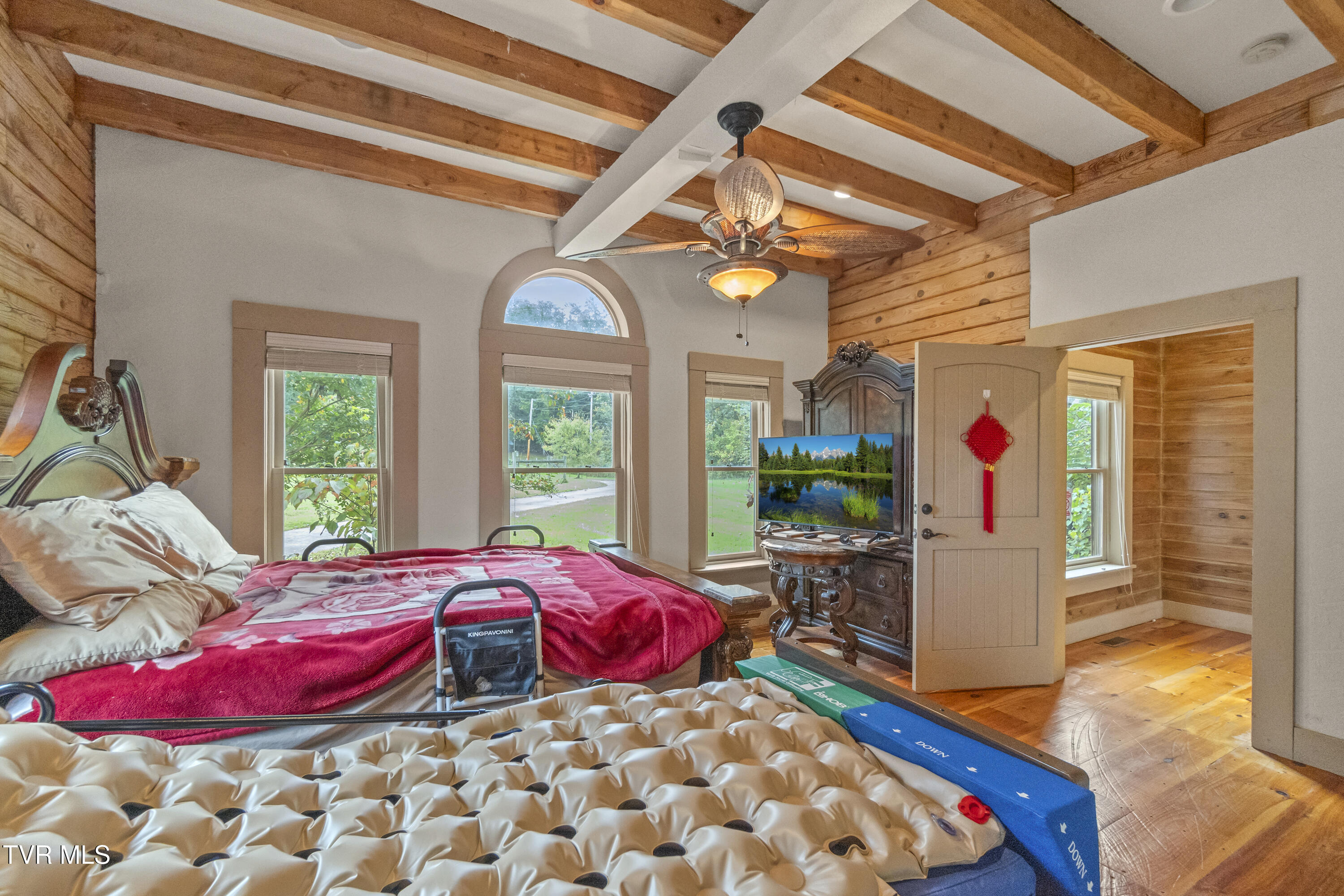 Greeneville, Tennessee, 37745, United States, 5 Bedrooms Bedrooms, ,4 BathroomsBathrooms,Residential,For Sale,1981962