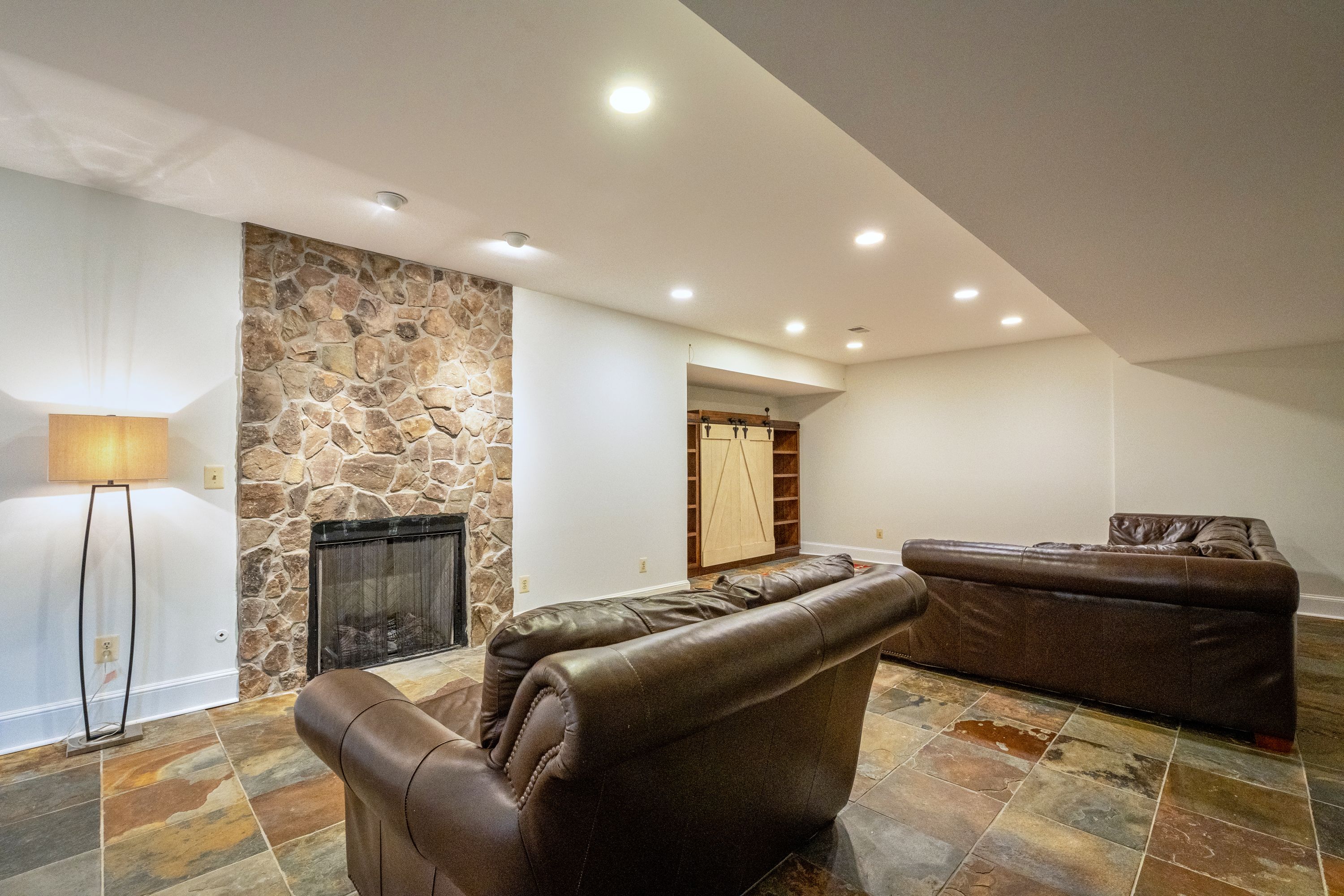  15718 Old Waterford Road, Paeonian Springs, VA, 20129 - 物件實景