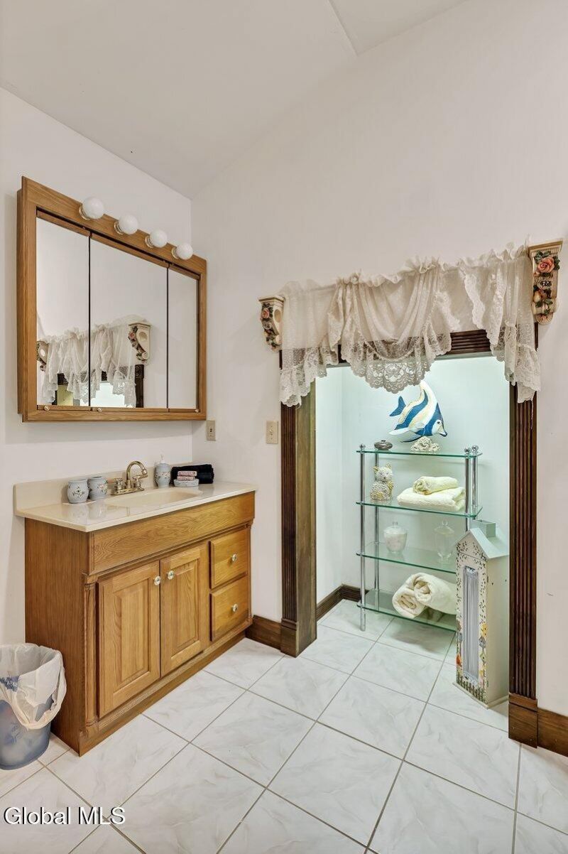 Greenville, New York, 12083, United States, 3 Bedrooms Bedrooms, ,3 BathroomsBathrooms,Residential,For Sale,1908320