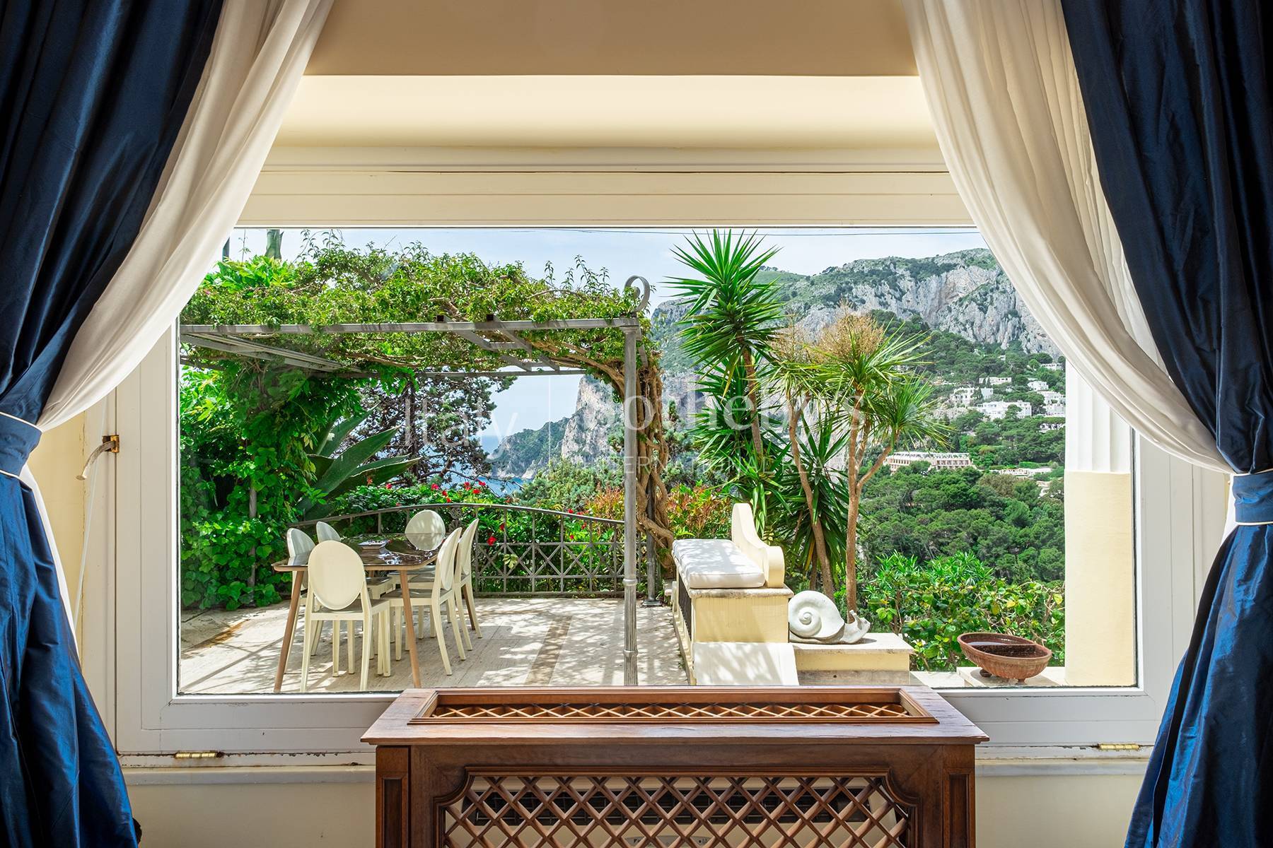  Neoclassical villa with a breath taking view - 物件實景