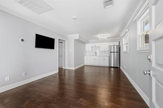 Houston, Texas, 77005, United States, 4 Bedrooms Bedrooms, ,4 BathroomsBathrooms,Residential,For Sale,1980164