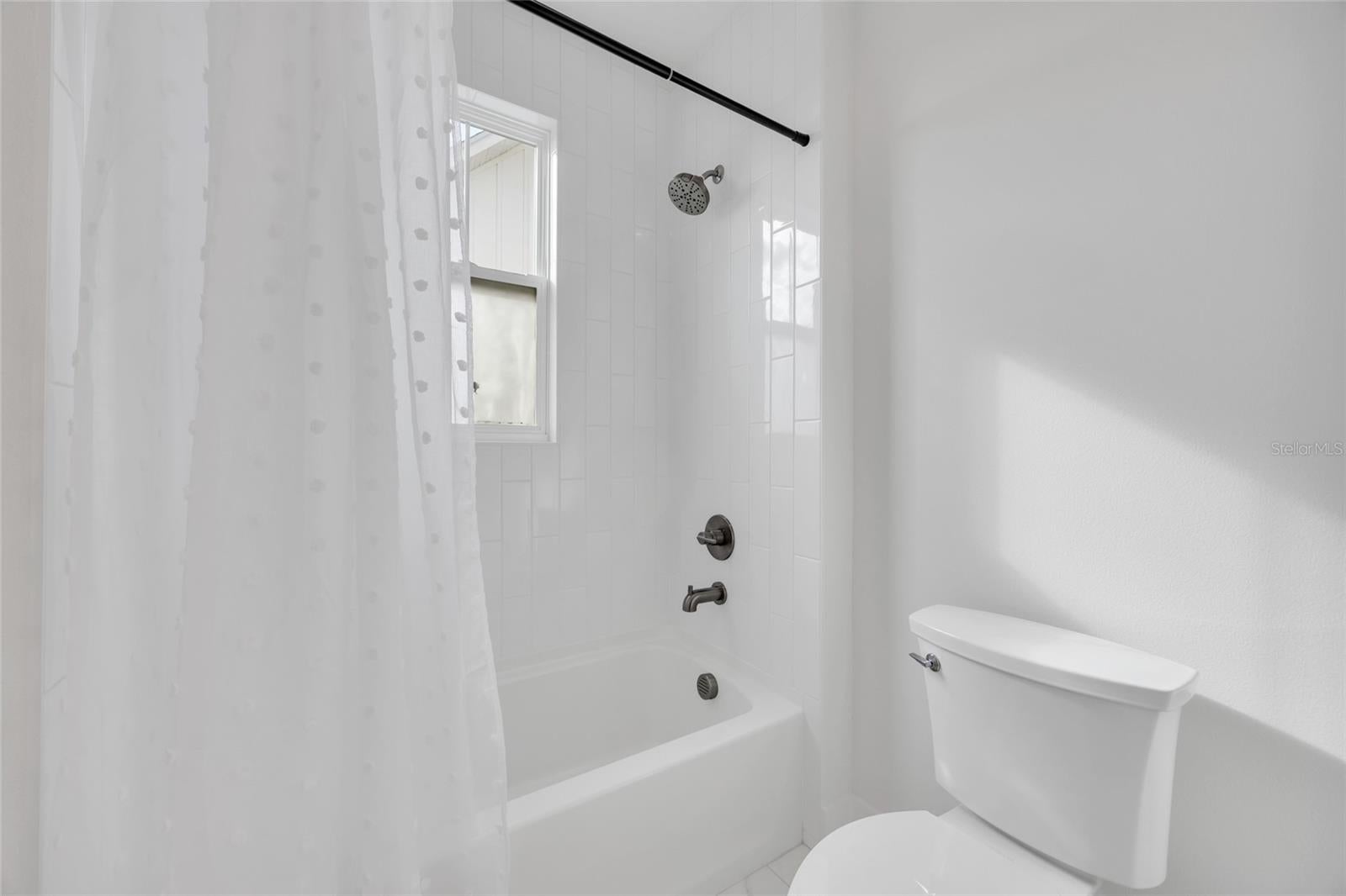 WINTER GARDEN, Florida, 34787, United States, 4 Bedrooms Bedrooms, ,4 BathroomsBathrooms,Residential,For Sale,2014519
