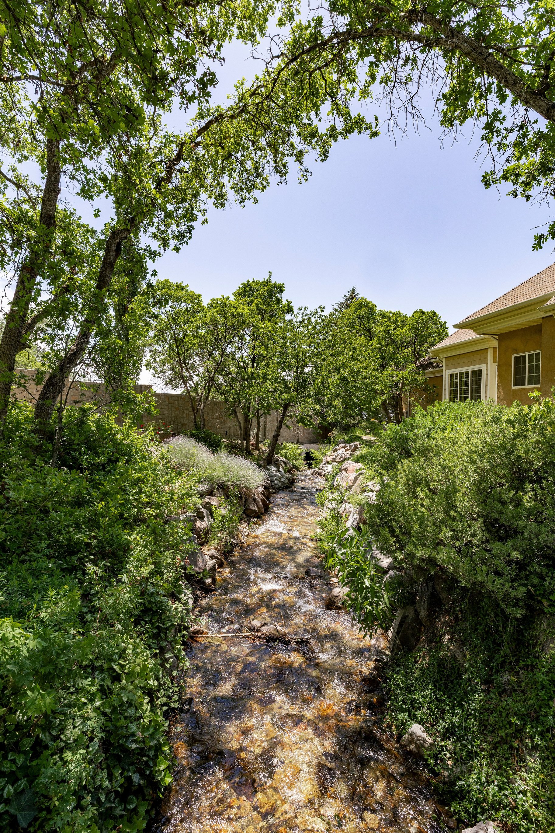  Private Gated Cottonwood Heights Retreat With Seasonal Stream & Mountain views - 物件實景