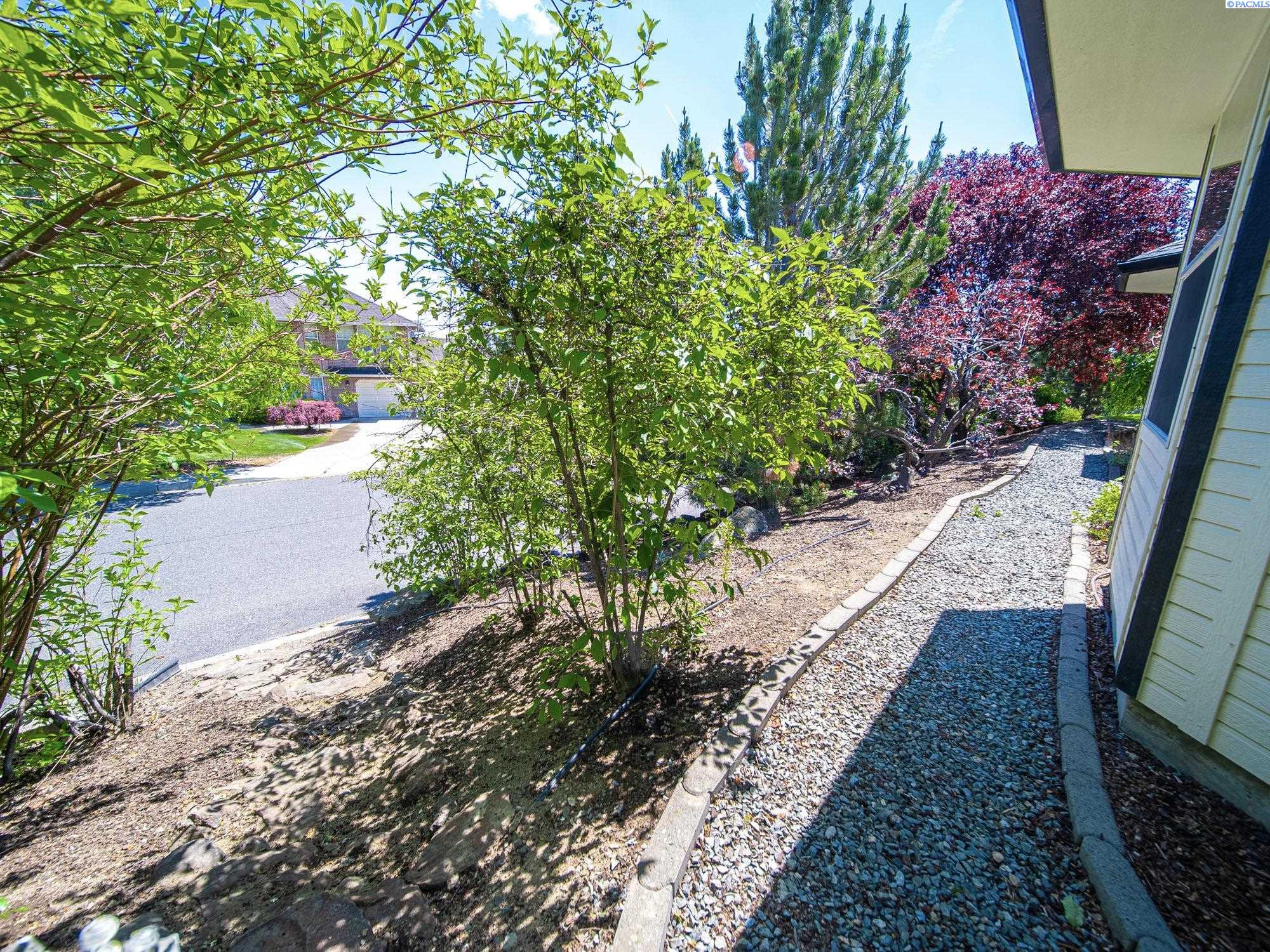 Yakima, Washington, 98908-0000, United States, 4 Bedrooms Bedrooms, ,2 BathroomsBathrooms,Residential,For Sale,1827891