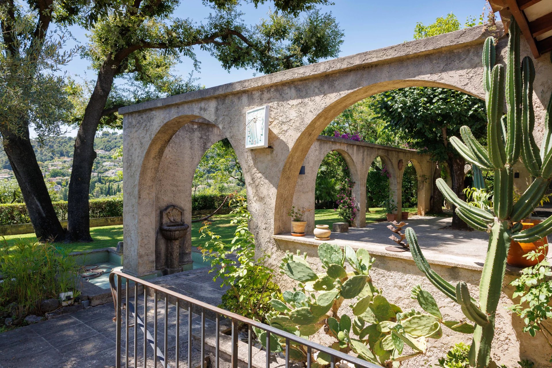 Saint-Paul-de-Vence, Provence-Alpes-Côte d’Azur, 06570, FR, 5 Bedrooms Bedrooms, ,Residential,For Sale,1895395