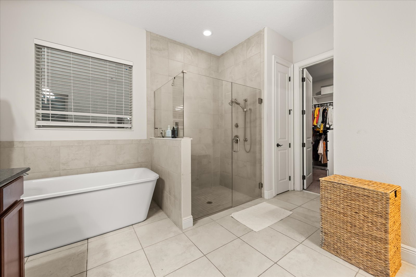Orlando, Florida, 32836, United States, 6 Bedrooms Bedrooms, ,4 BathroomsBathrooms,Residential,For Sale,1943887