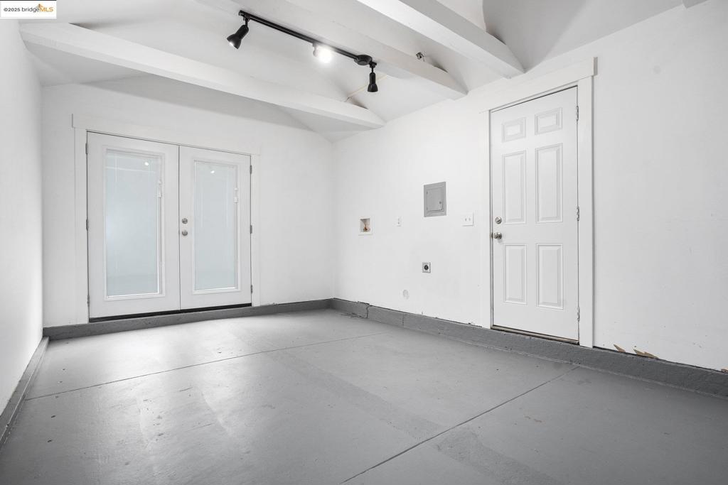 Berkeley, California, 94702, United States, 2 Bedrooms Bedrooms, ,1 BathroomBathrooms,Residential,For Sale,1921727