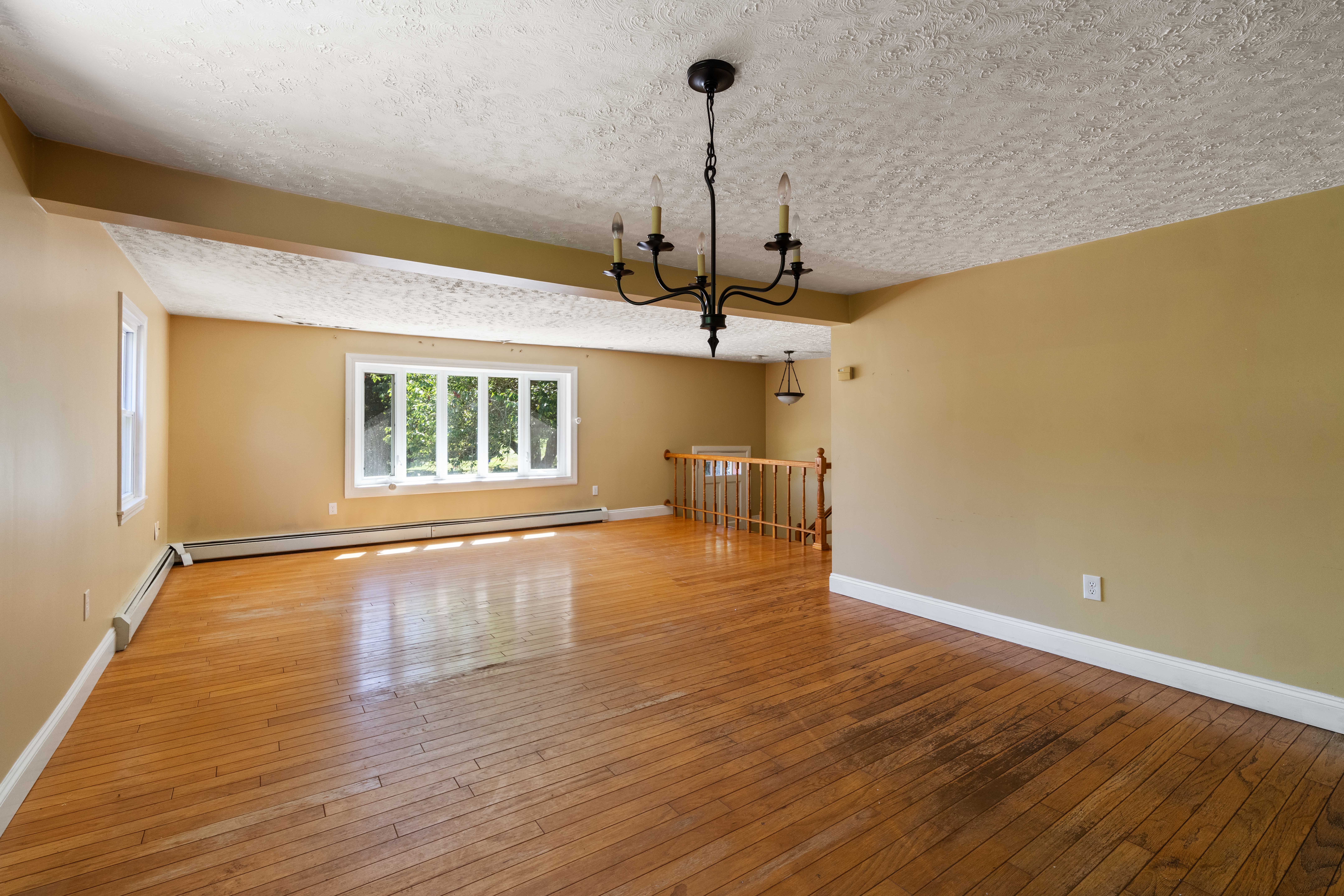 Portsmouth, Rhode Island, 02871, United States, 4 Bedrooms Bedrooms, ,3 BathroomsBathrooms,Residential,For Sale,1973967