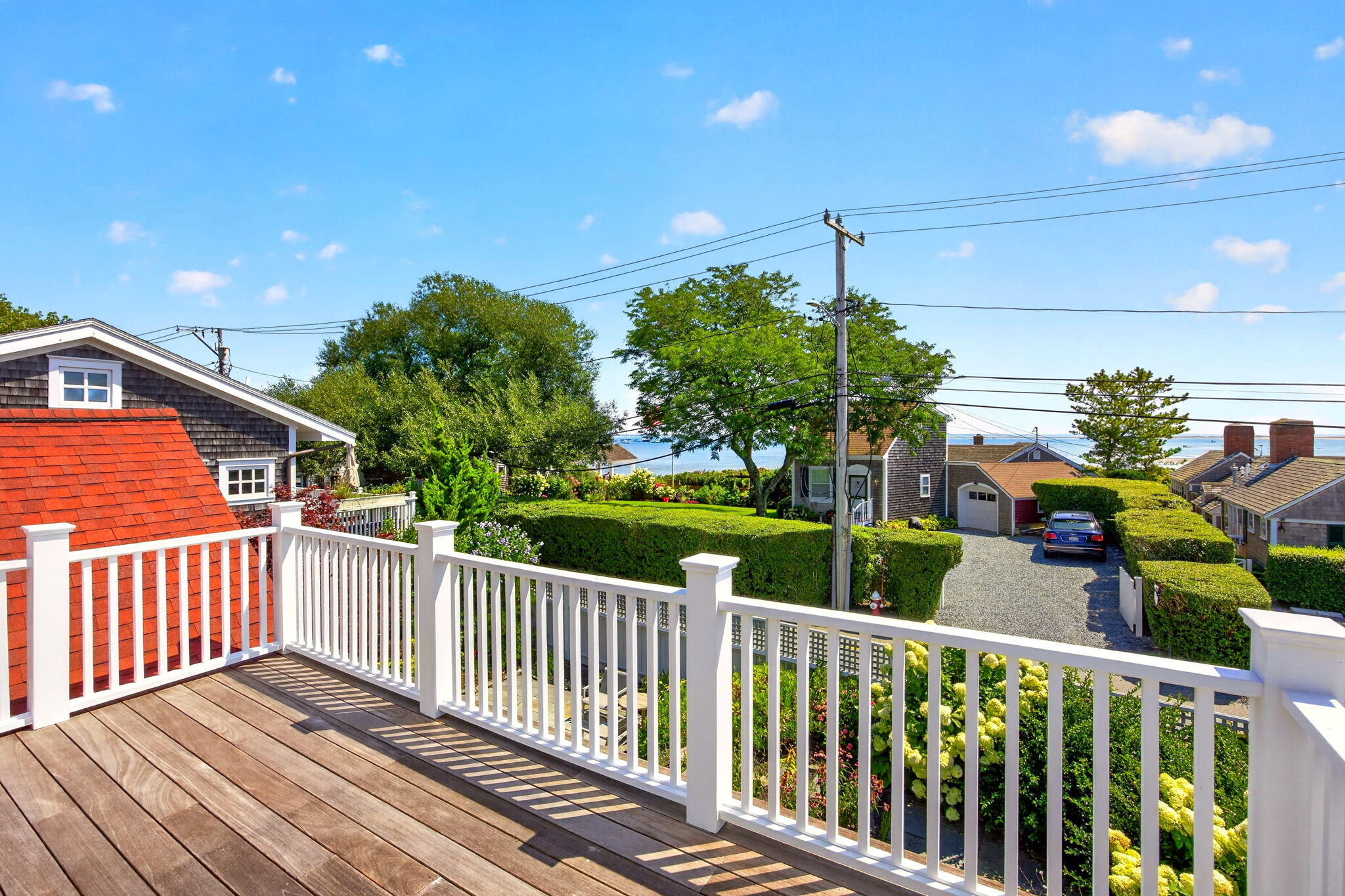  West End Elegance with Water Views, Private Gardens & Two-Car Parking - 物件實景
