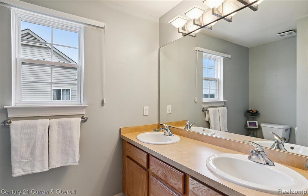 Van Buren Charter Township, Michigan, 48111, United States, 4 Bedrooms Bedrooms, ,5 BathroomsBathrooms,Residential,For Sale,2013024