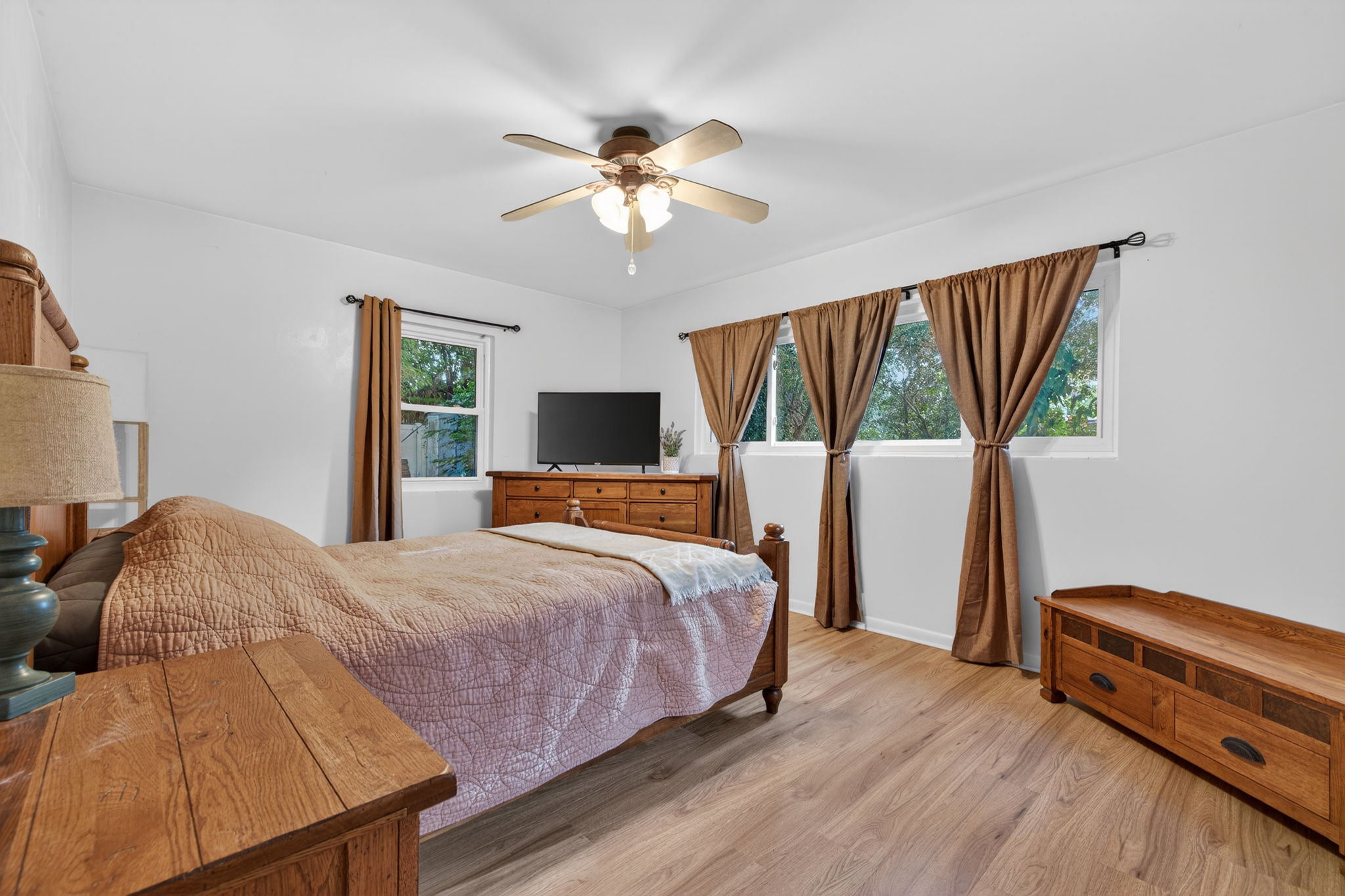 Clearwater, Florida, 33755, United States, 5 Bedrooms Bedrooms, ,3 BathroomsBathrooms,Residential,For Sale,2013064