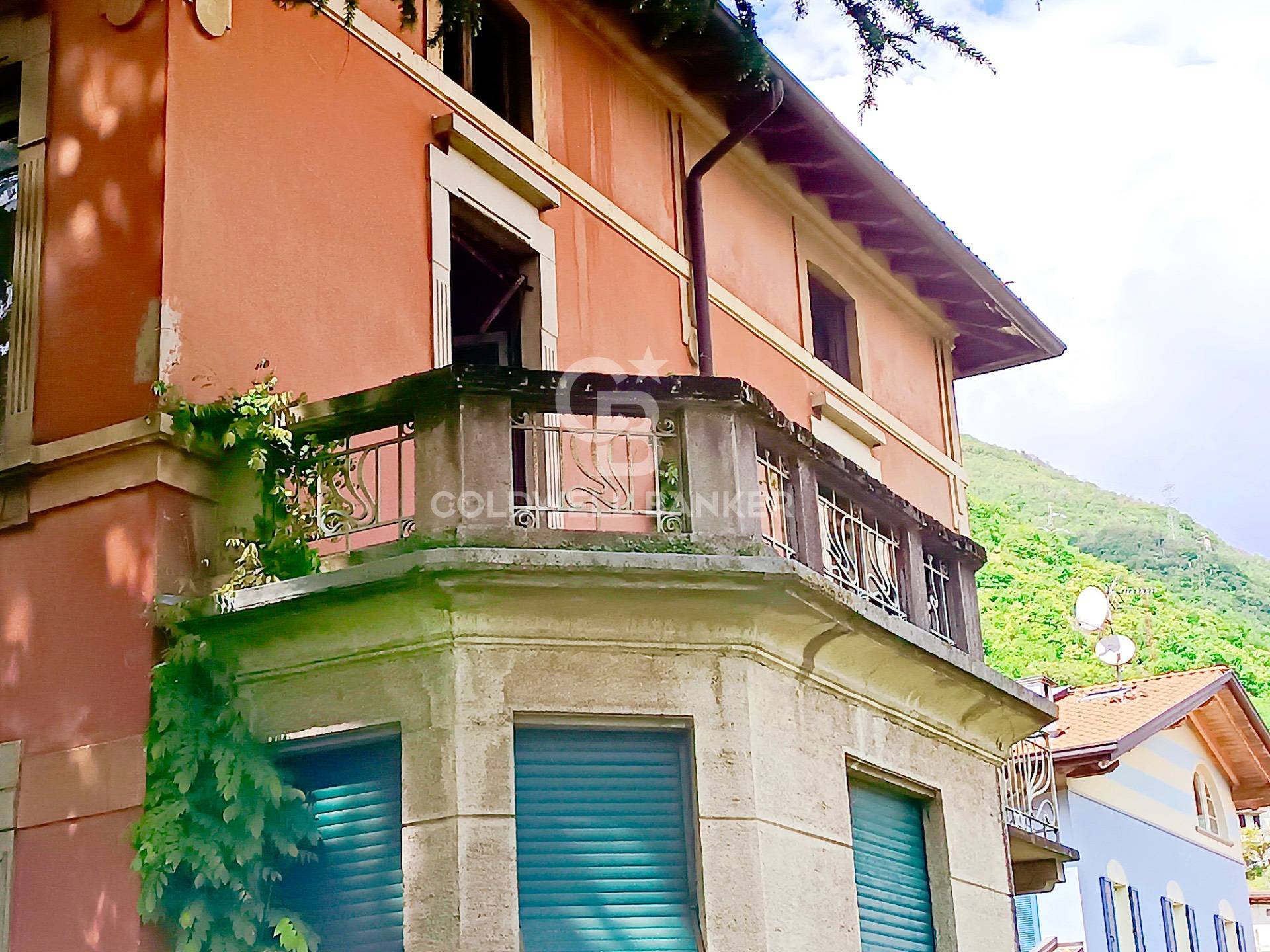 Lovere, Bergamo, 24065, IT, 9 Bedrooms Bedrooms, ,4 BathroomsBathrooms,Residential,For Sale,1796292