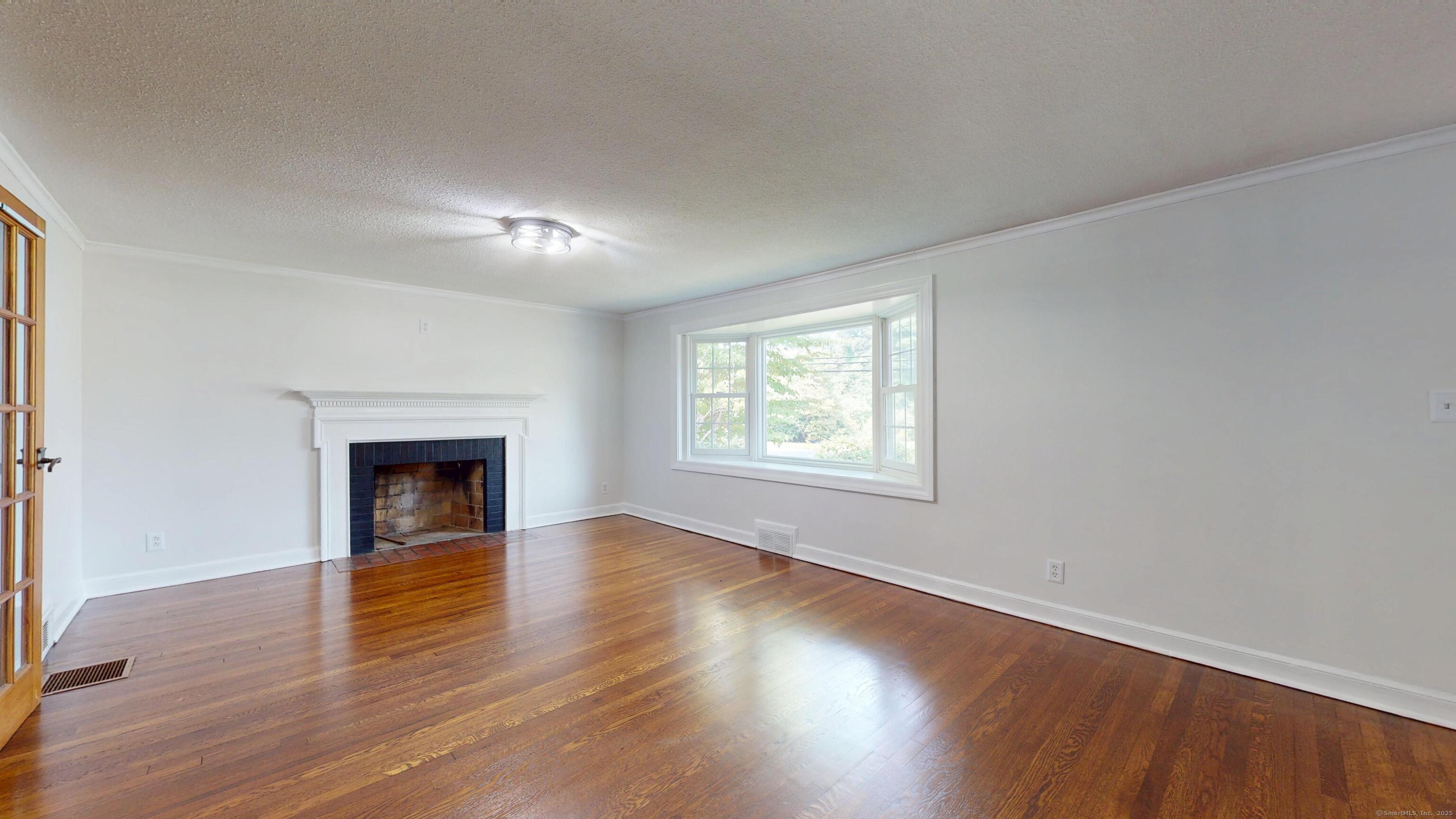 West Hartford, Connecticut, 06107, United States, 5 Bedrooms Bedrooms, ,3 BathroomsBathrooms,Residential,For Sale,1876446