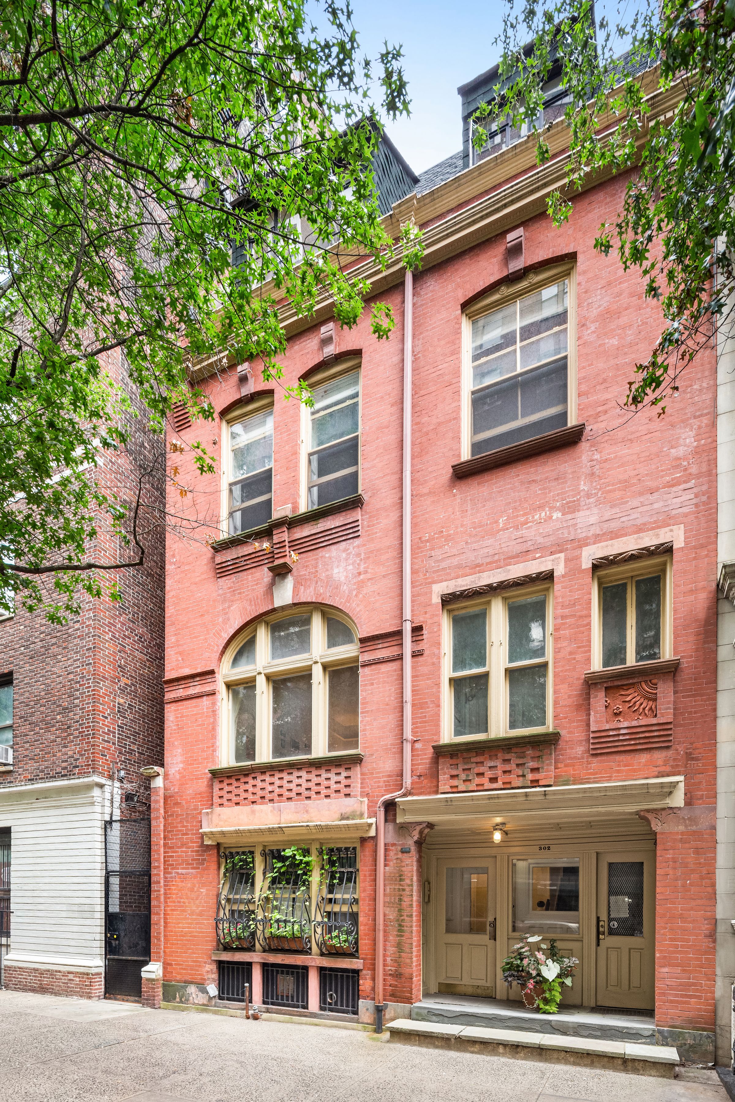  Parlor-Floor Townhouse Charm by Riverside Park - 物件實景