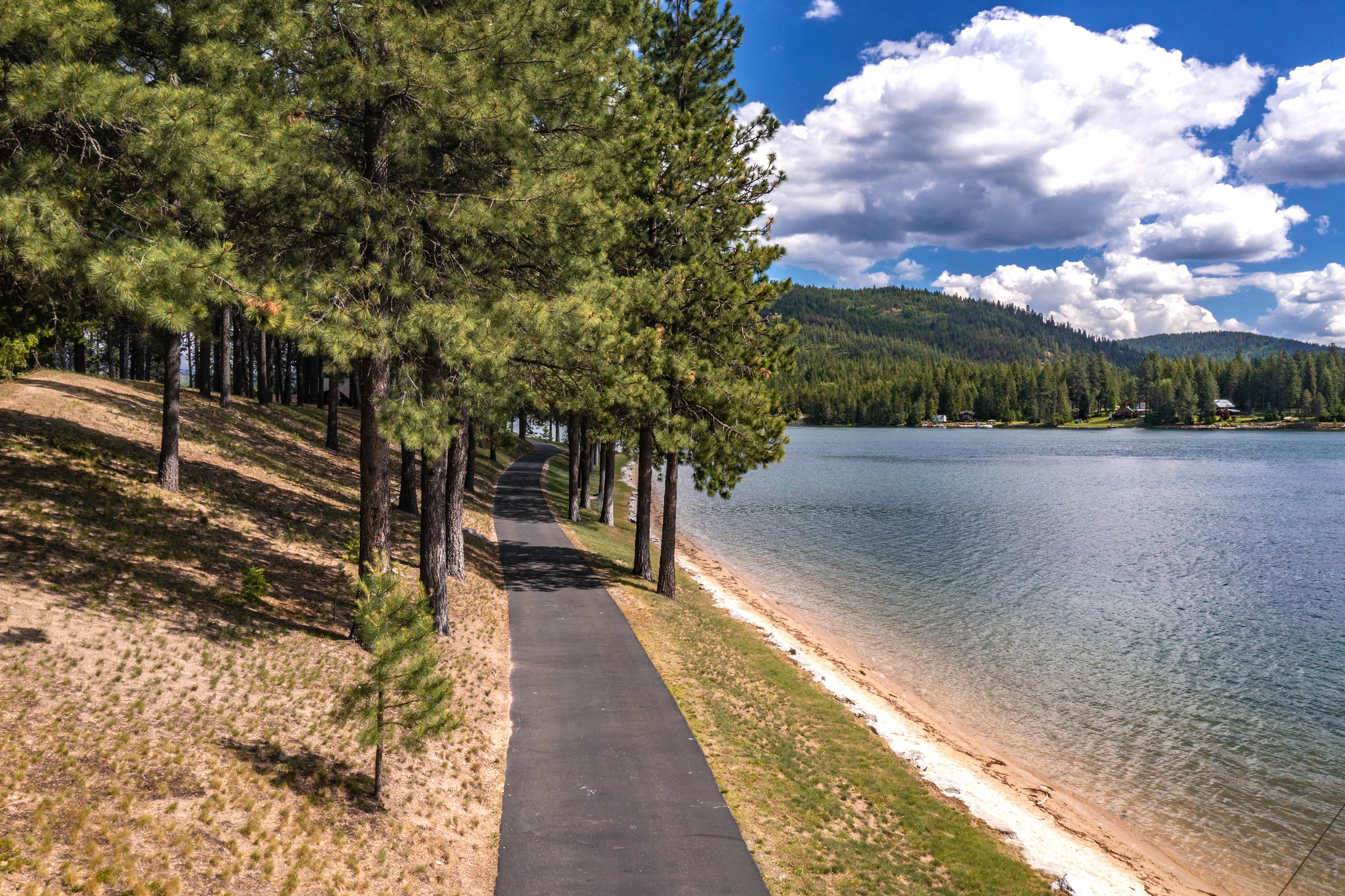 Sandpoint, Idaho, 83864, United States, 2 Bedrooms Bedrooms, ,4 BathroomsBathrooms,Residential,For Sale,1806623