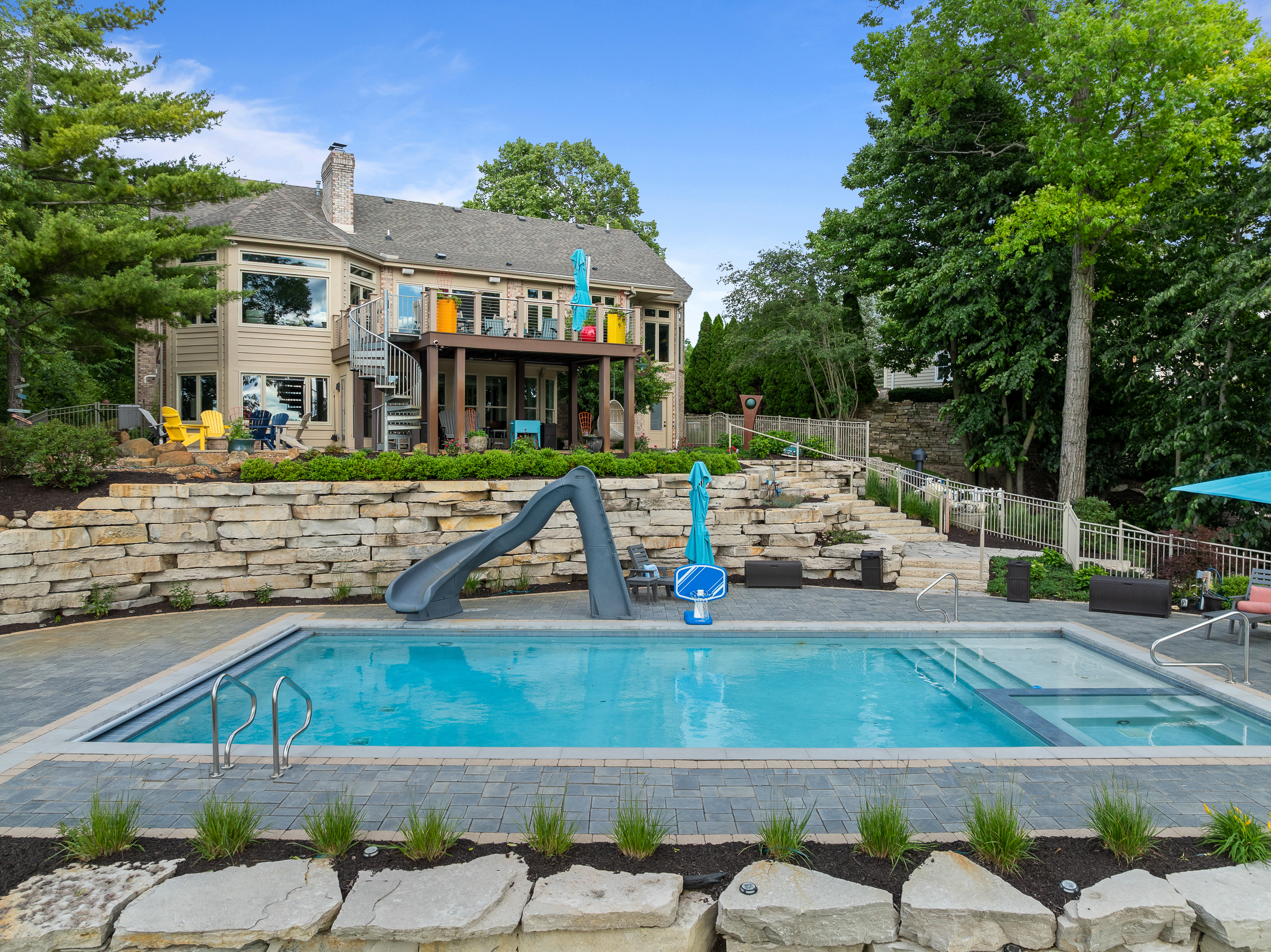  The Pinnacle of Luxury Living: 2.3-Acre Private Tichigan Lake Estate - 物件實景
