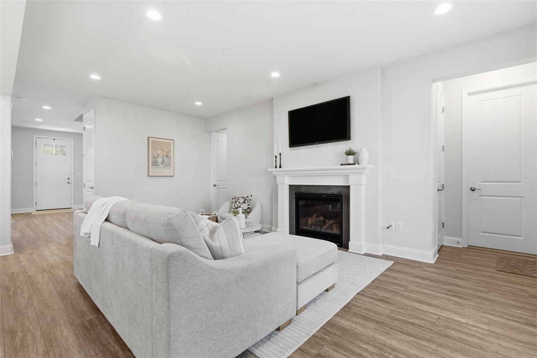 South Fayette, Pennsylvania, 15017, United States, 4 Bedrooms Bedrooms, ,4 BathroomsBathrooms,Residential,For Sale,1987539