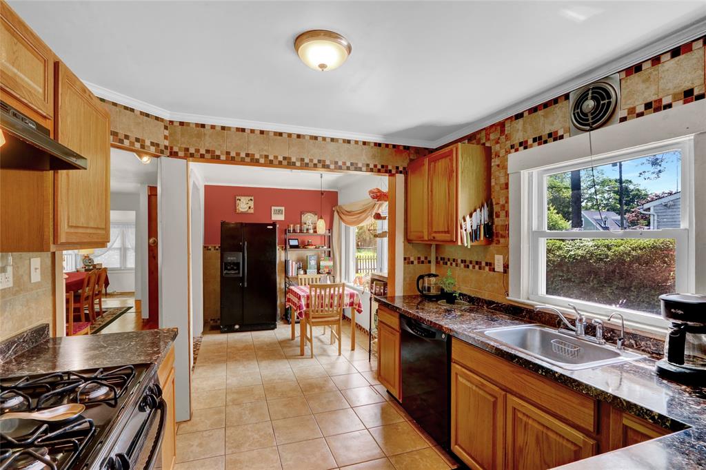 Mastic Beach, New York, 11951, United States, 5 Bedrooms Bedrooms, ,3 BathroomsBathrooms,Residential,For Sale,1974757