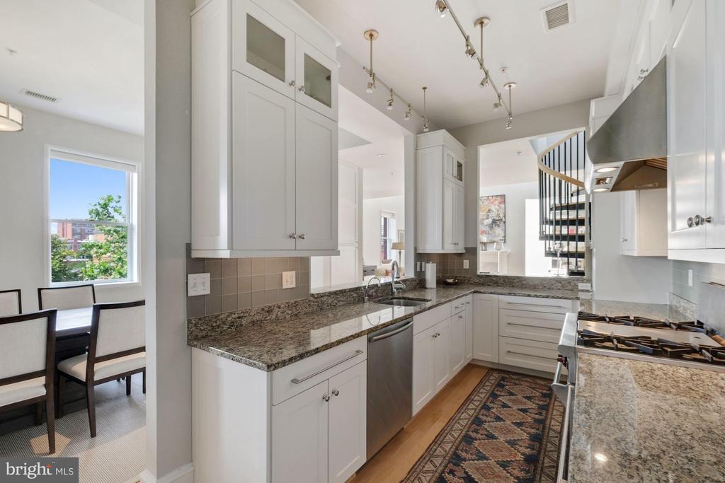 Washington, District of Columbia, 20009, United States, 3 Bedrooms Bedrooms, ,3 BathroomsBathrooms,Residential,For Sale,1987396