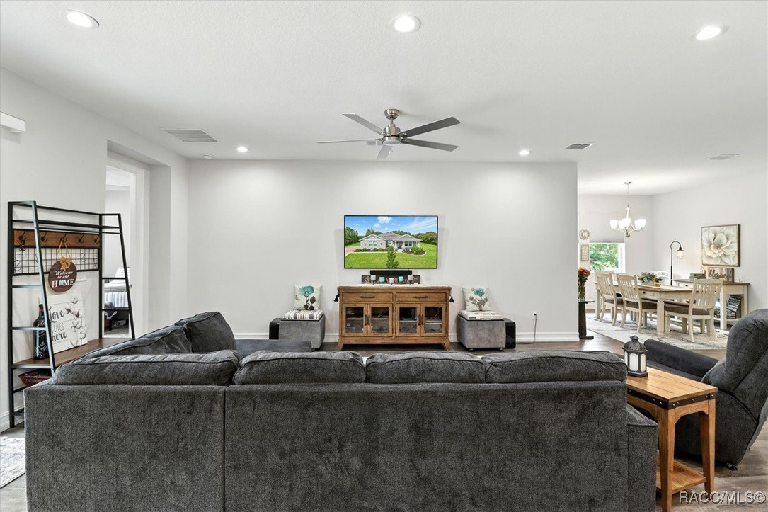 Hernando, Florida, 34442, United States, 4 Bedrooms Bedrooms, ,3 BathroomsBathrooms,Residential,For Sale,2008146