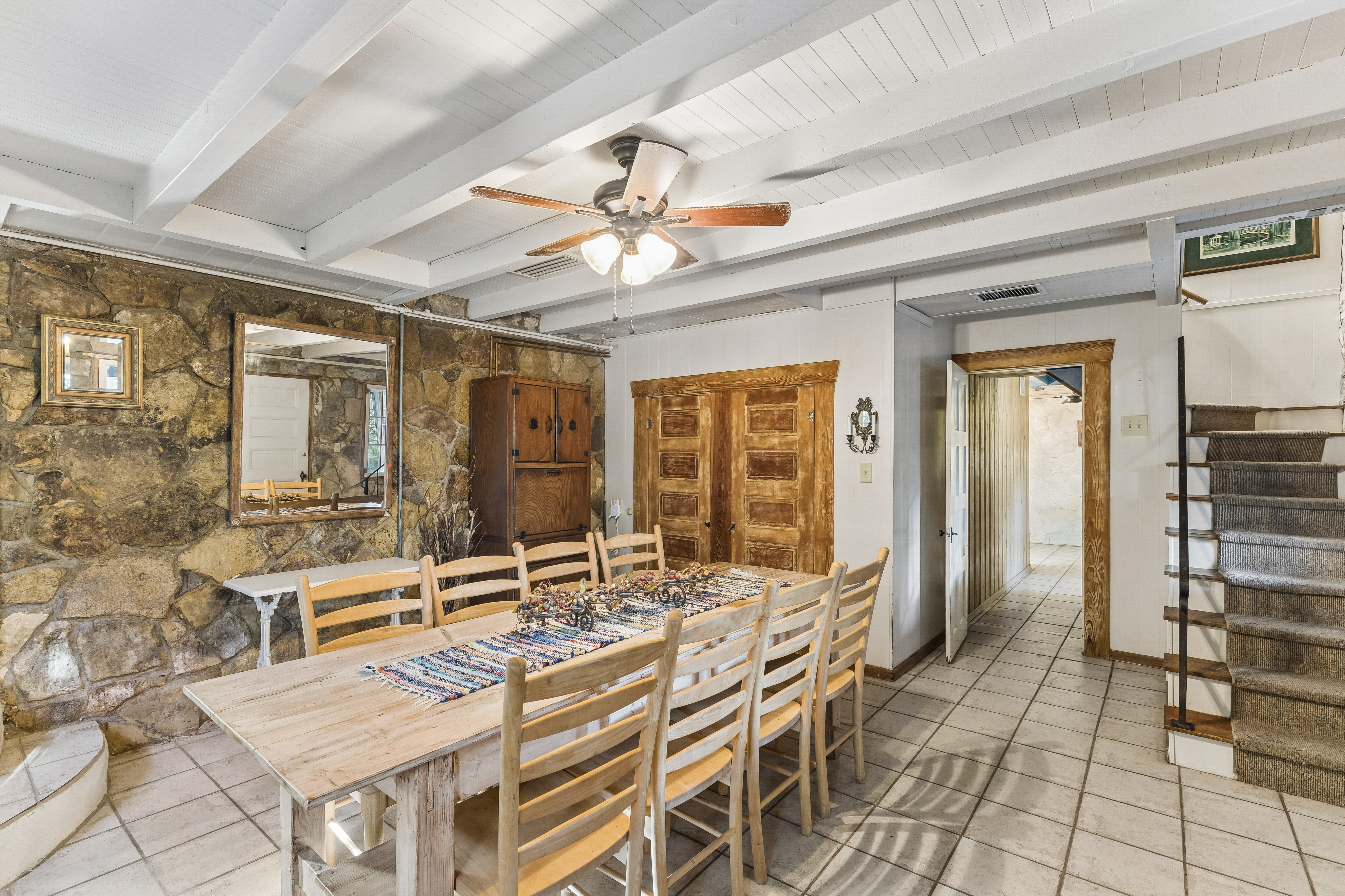  Spanish-Style Historic Woodland Retreat in Helotes - 物件實景