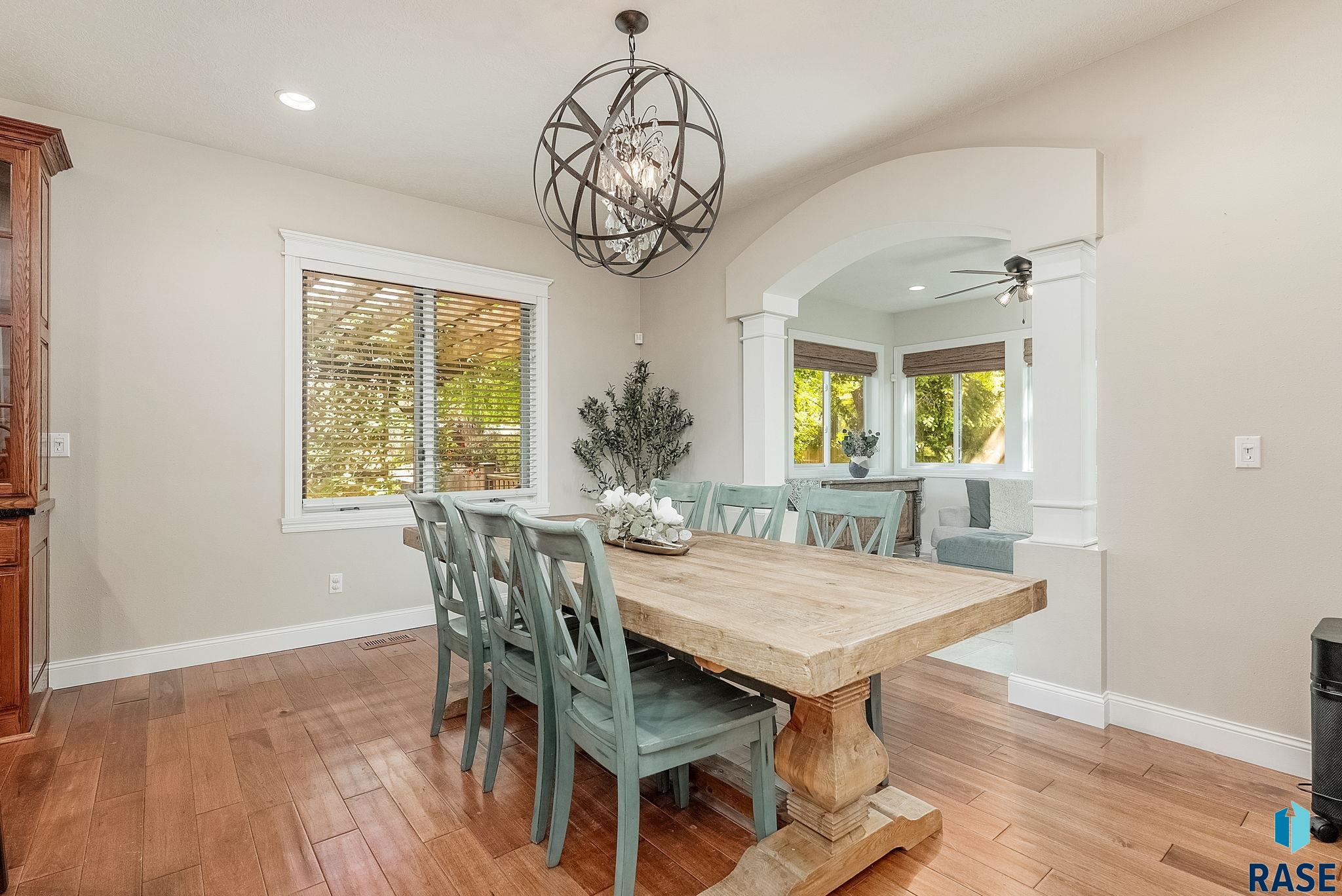 Sioux Falls, South Dakota, 57106, United States, 5 Bedrooms Bedrooms, ,3 BathroomsBathrooms,Residential,For Sale,1946502