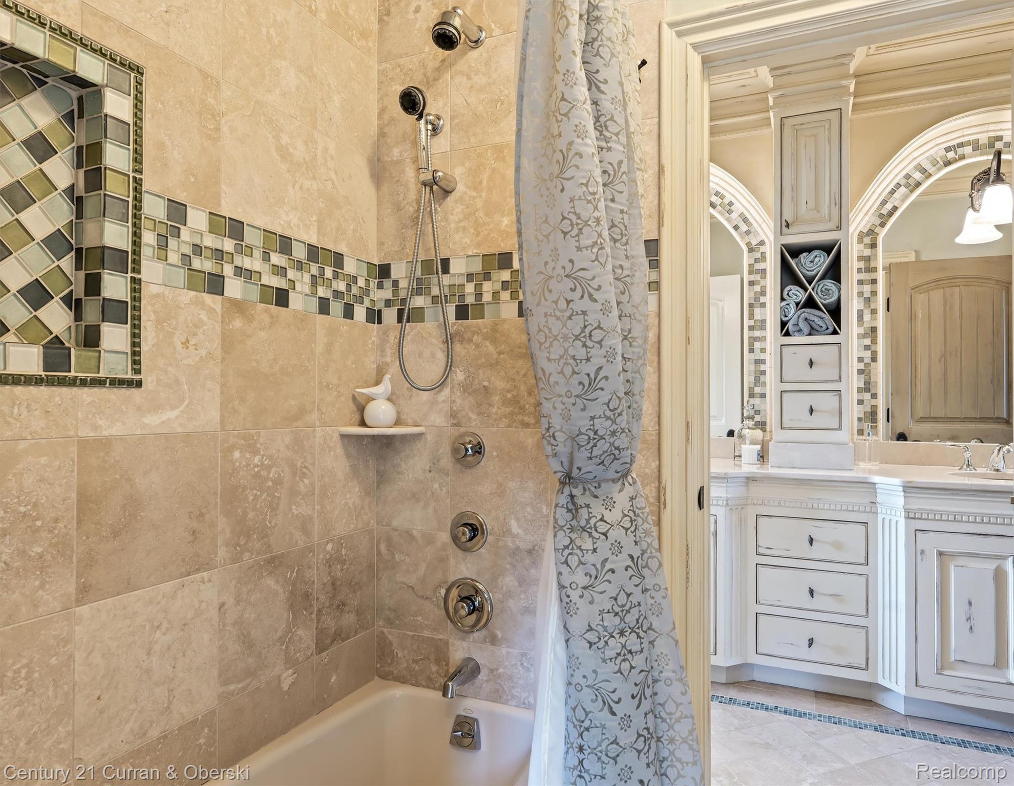 Northville, Michigan, 48168, United States, 4 Bedrooms Bedrooms, ,7 BathroomsBathrooms,Residential,For Sale,2038864