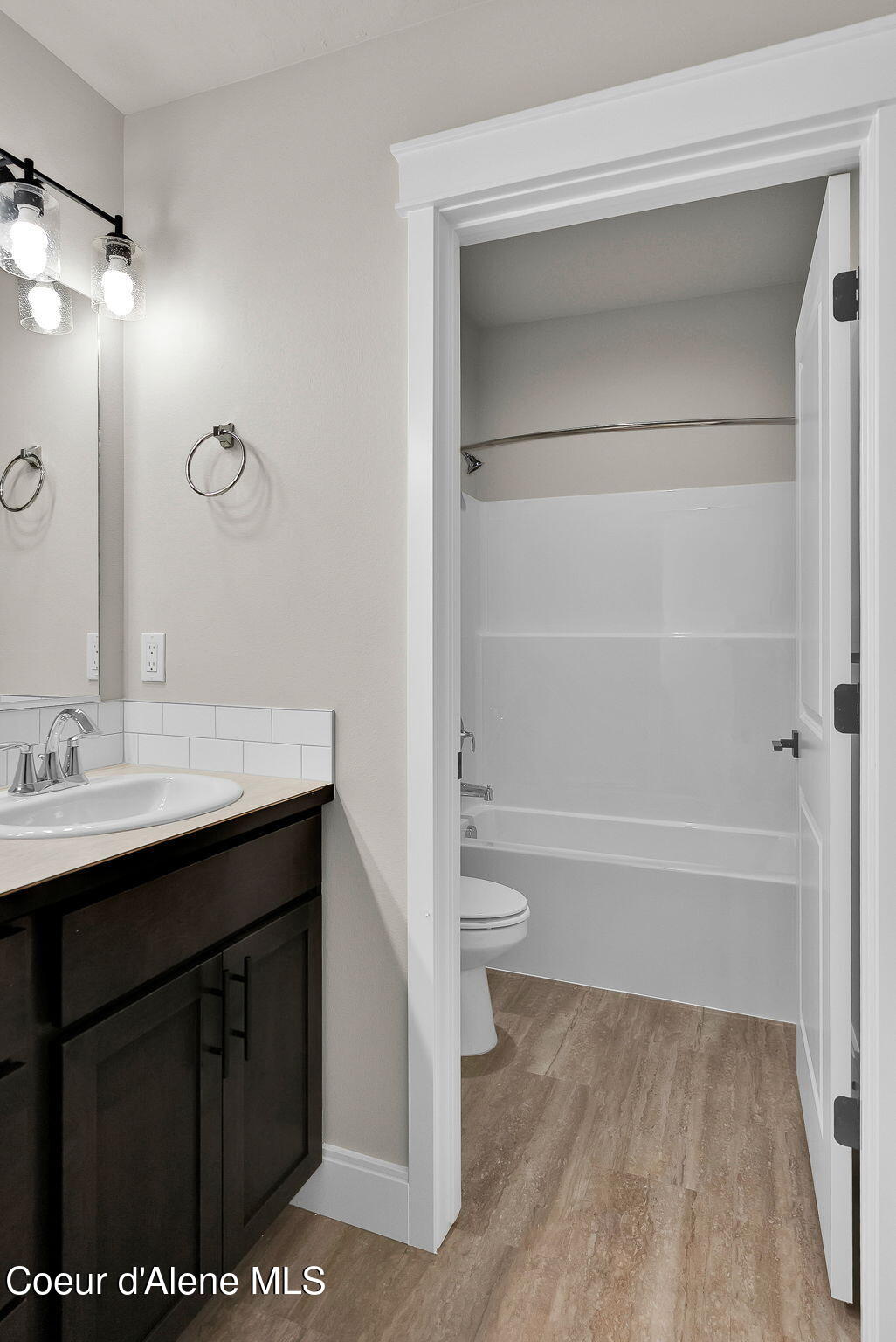 Rathdrum, Idaho, 83858, United States, 5 Bedrooms Bedrooms, ,1 BathroomBathrooms,Residential,For Sale,1989030