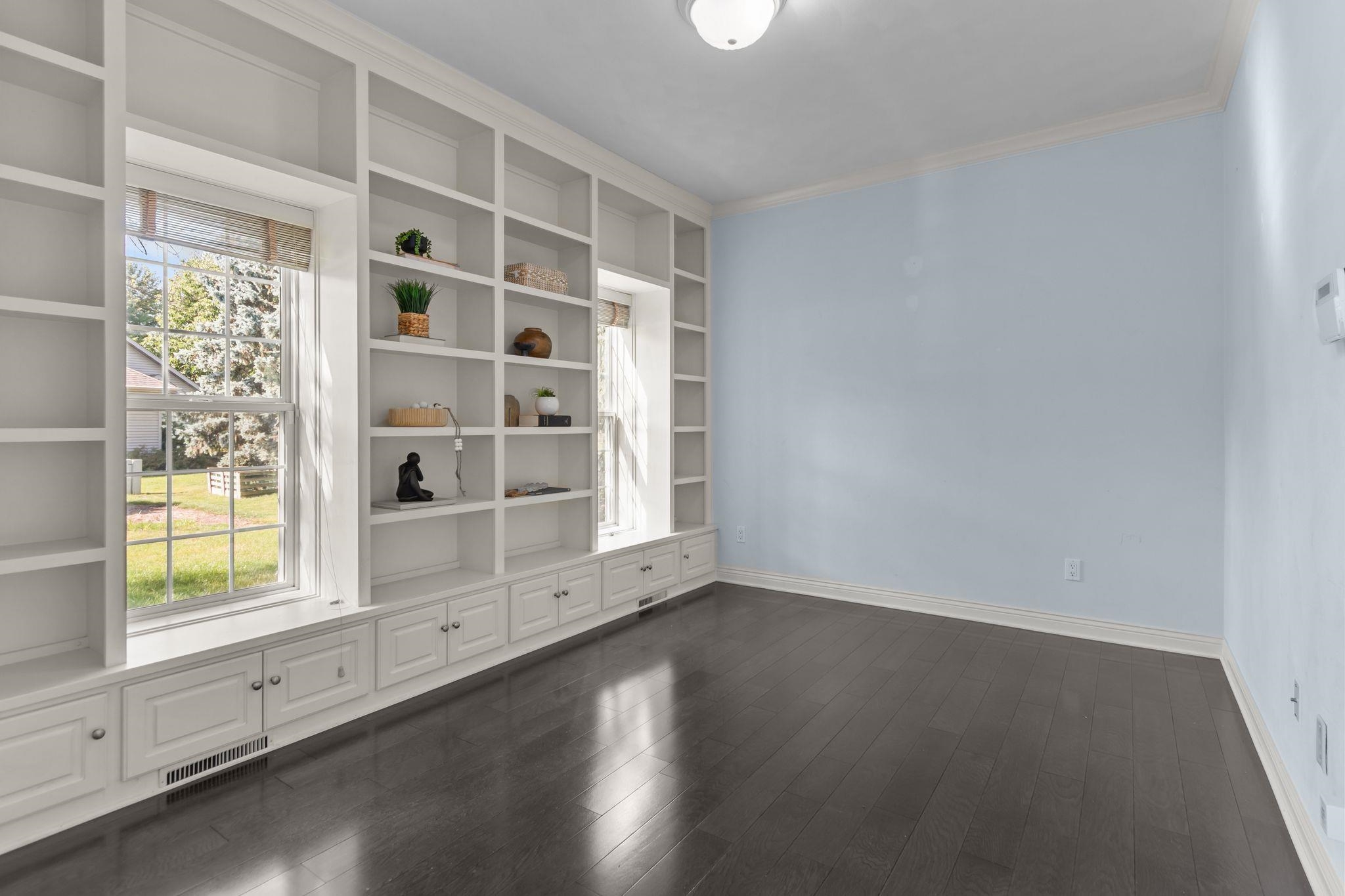 NEENAH, Wisconsin, 54956, United States, 4 Bedrooms Bedrooms, ,4 BathroomsBathrooms,Residential,For Sale,1955274