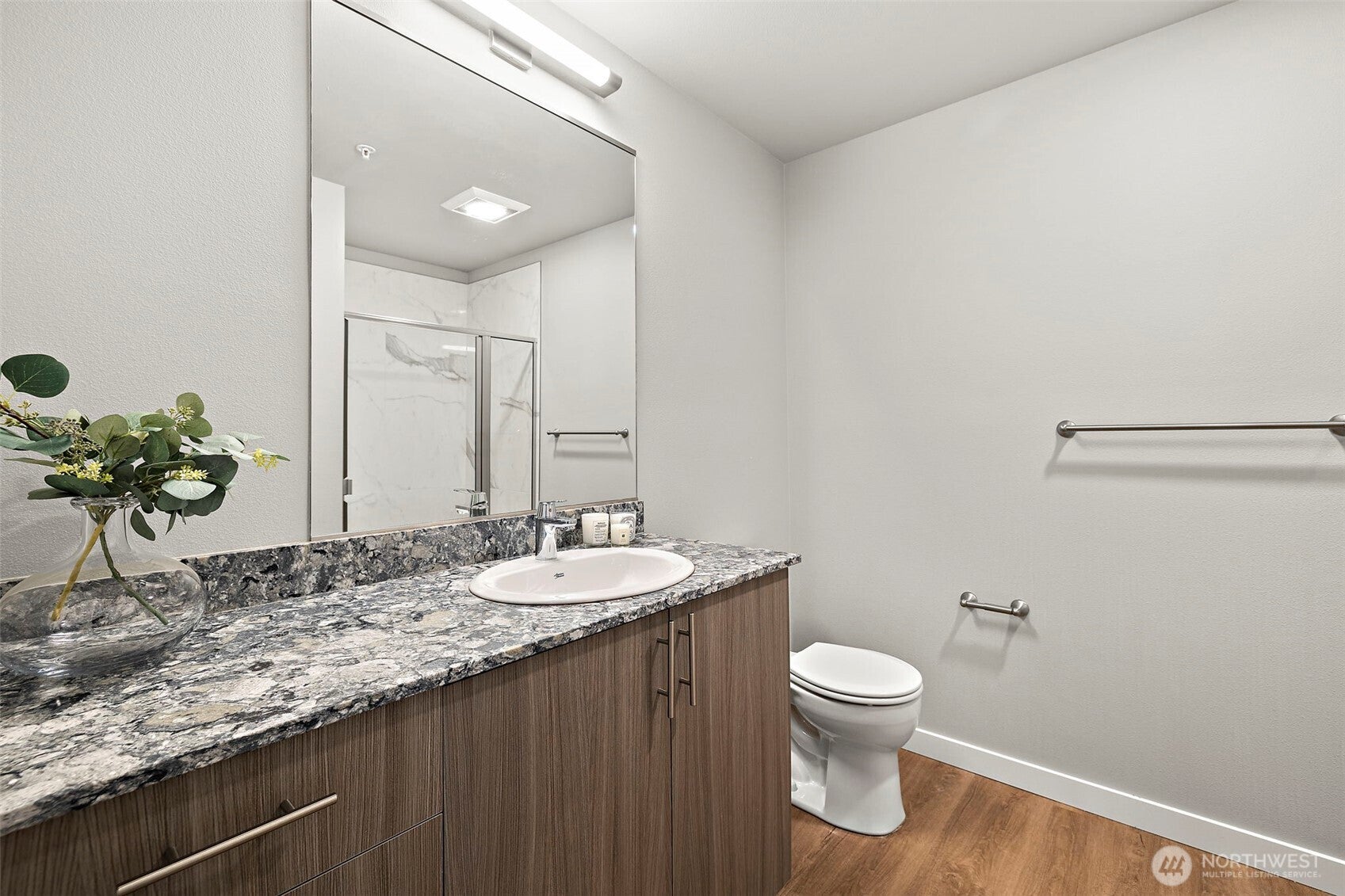 Bellevue, Washington, 98004, United States, 2 Bedrooms Bedrooms, ,1 BathroomBathrooms,Residential,For Sale,1975057