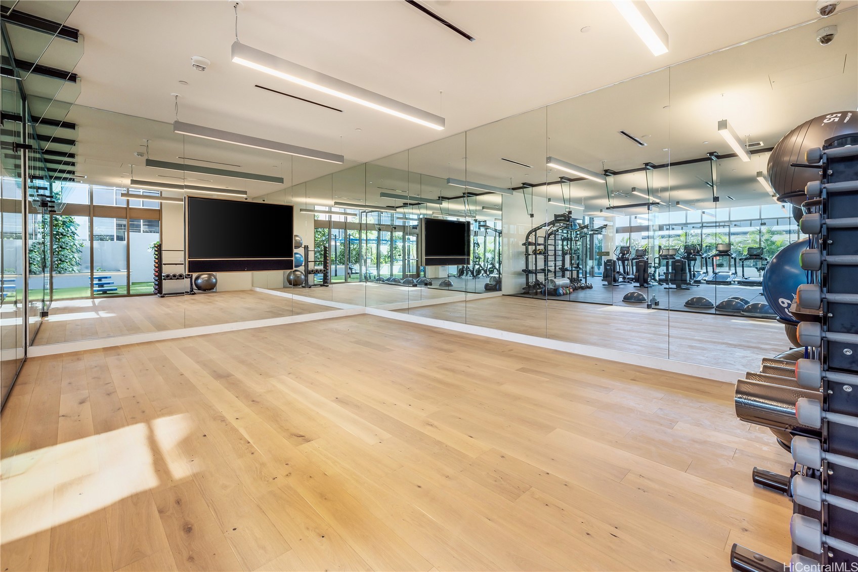 Honolulu, Hawaii, 96814, United States, 2 Bedrooms Bedrooms, ,2 BathroomsBathrooms,Residential,For Sale,1999613