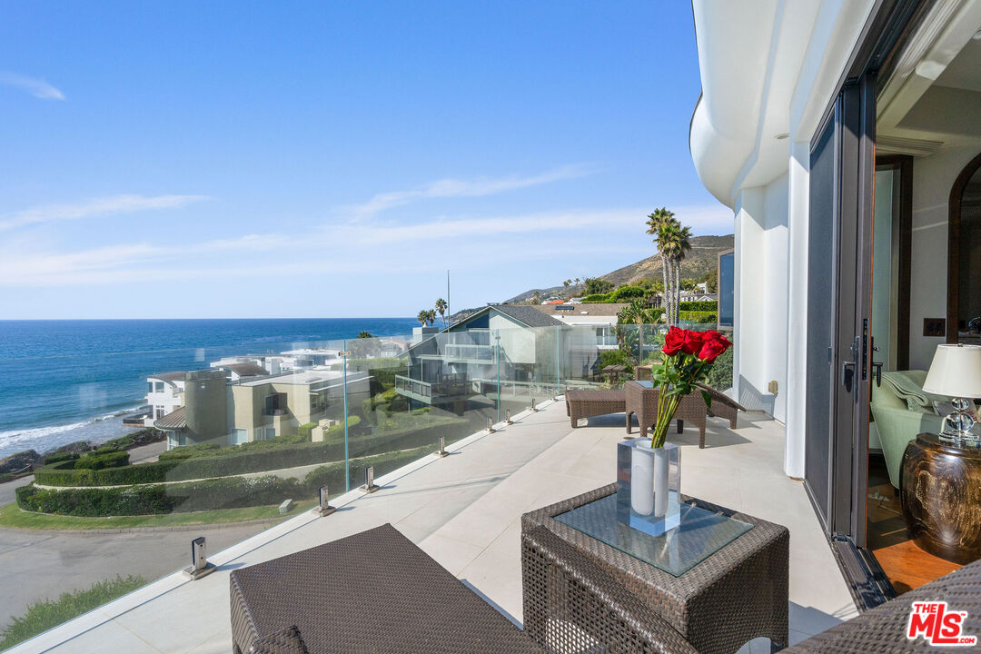 Malibu, California, 90265, United States, 3 Bedrooms Bedrooms, ,4 BathroomsBathrooms,Residential,For Sale,1855948