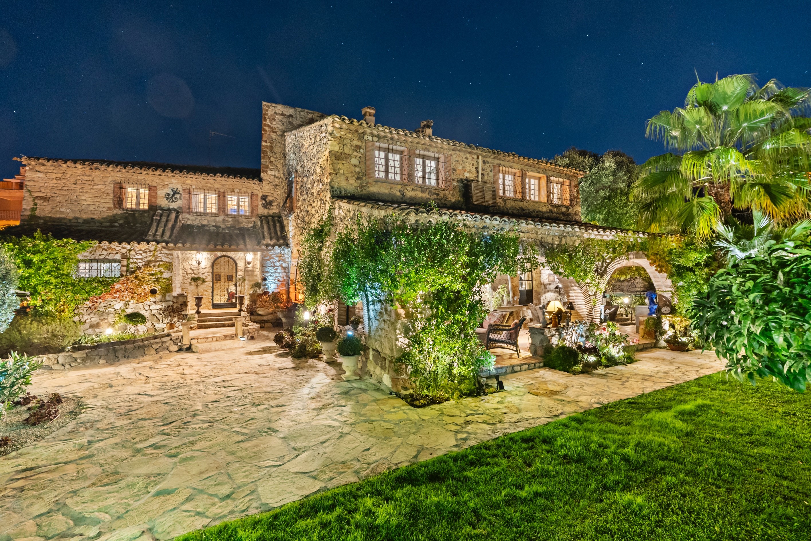  Exceptional stone bastide in Biot with pool and sea views - 物件實景